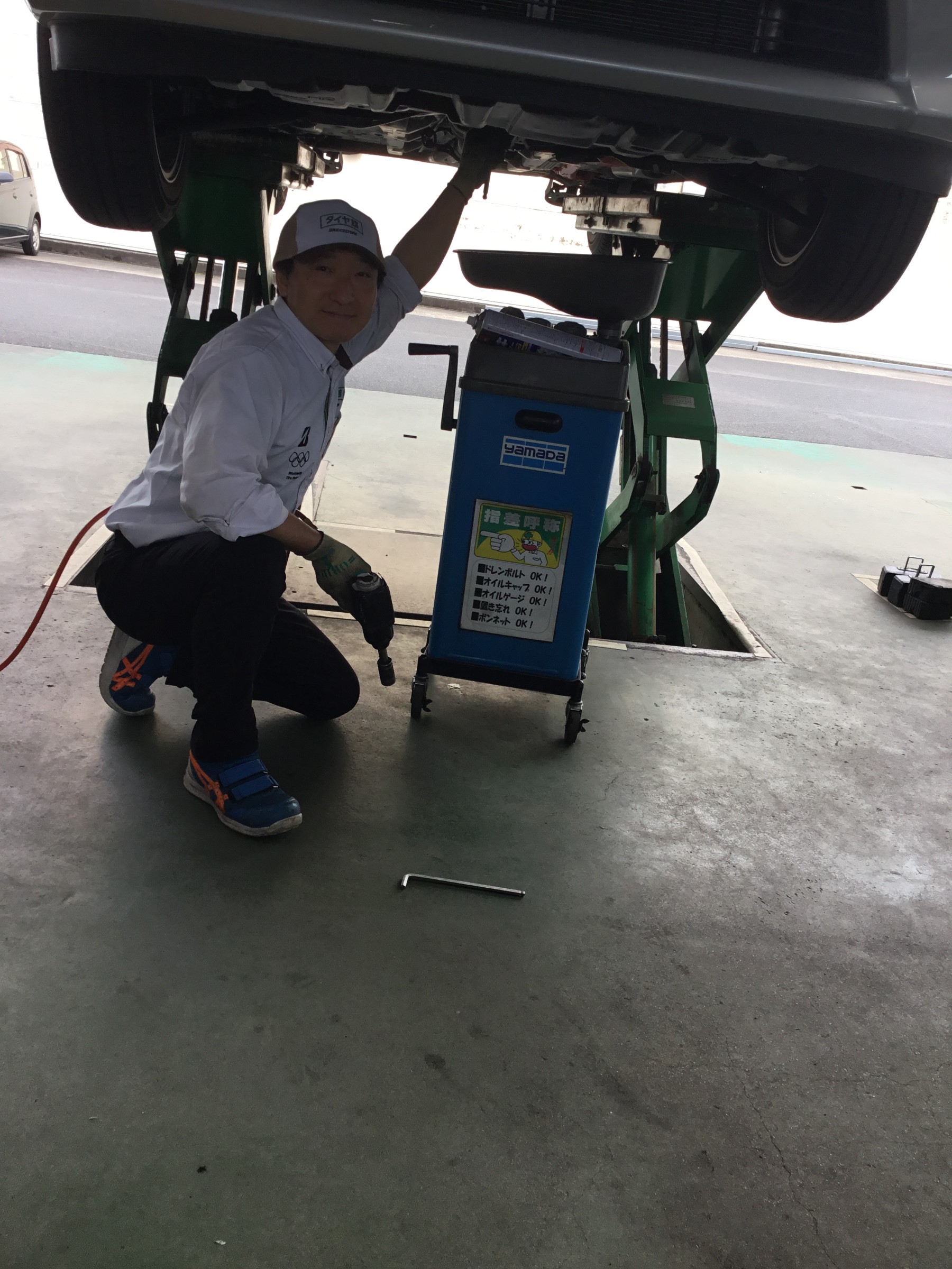 ハイブリッド車オートマオイル交換 サービス事例 タイヤ館 鹿屋 タイヤからはじまる トータルカーメンテナンス タイヤ館グループ