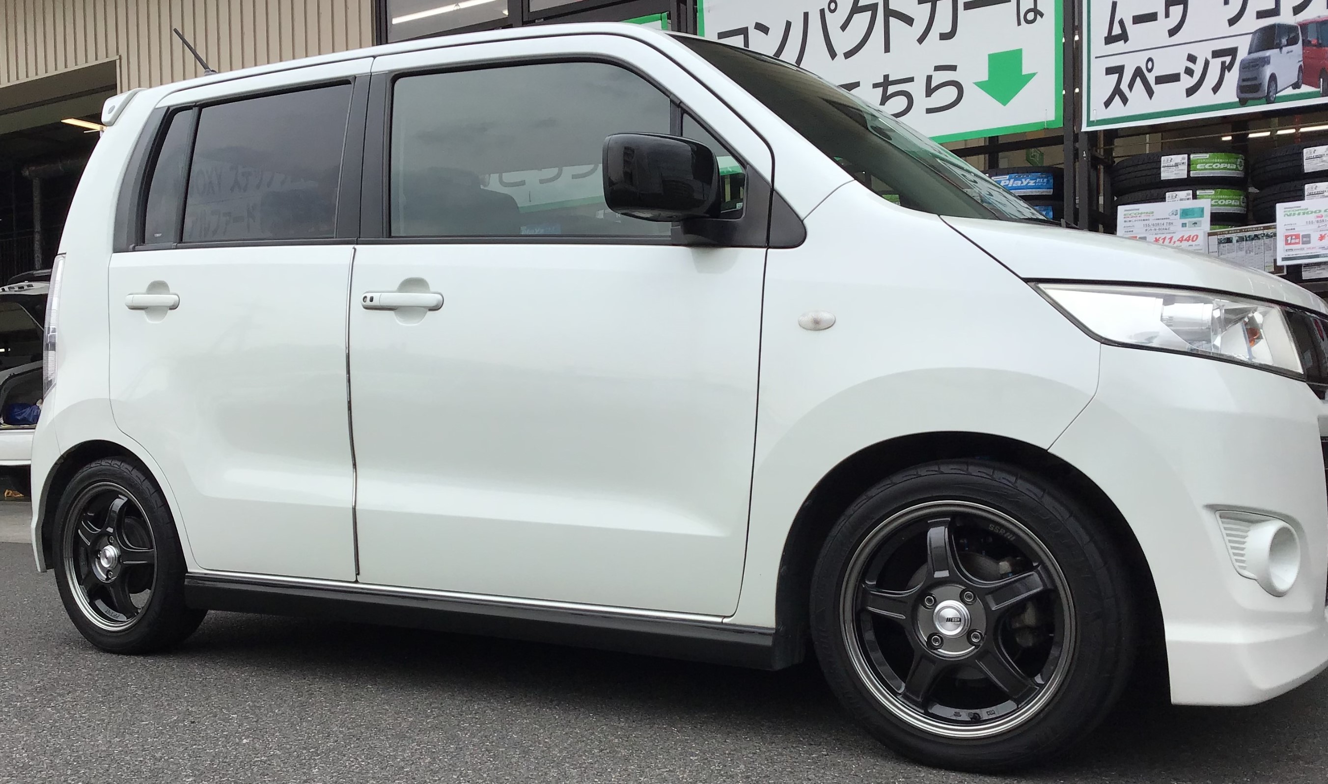 ホイール交換作業行いました Ssr Gtx03 スズキ ワゴンr ホイール タイヤ ホイール関連 タイヤ ホイール交換 サービス事例 タイヤ館 倉敷中島 タイヤからはじまる トータルカーメンテナンス タイヤ館グループ