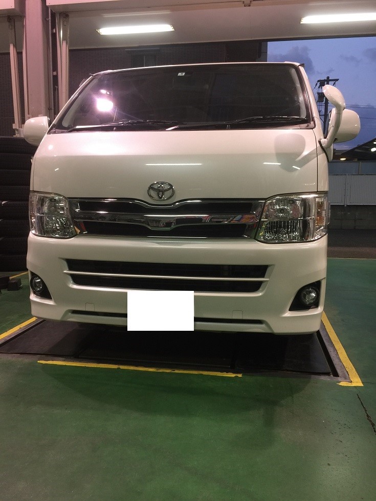 200系ハイエース 3型 ギブソン・キャリパーカバーとりつけました