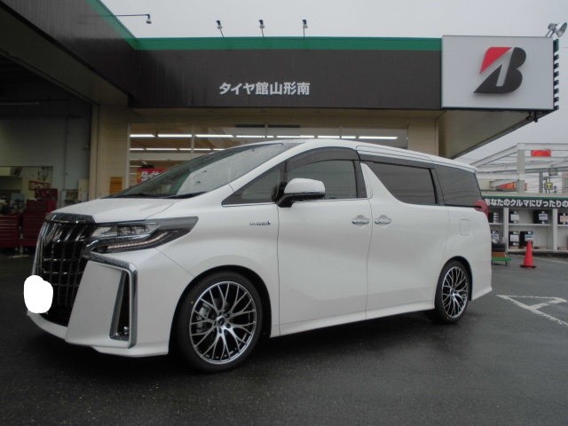 トヨタ アルファードハイブリッド ３０系 ２０インチタイヤ交換 トヨタ アルファード ハイブリッド タイヤ タイヤ ホイール関連 タイヤ ホイール交換 スタッフ日記 タイヤ館 山形南 山形県のタイヤ カー用品ショップ タイヤからはじまる トータルカー