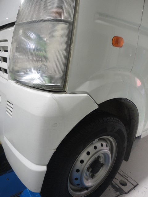 スズキ キャリイ タイヤ交換 キャリイ 四輪トータルアライメント スズキ キャリイ Pit作業事例 タイヤ館 川西 兵庫県のタイヤ カー用品ショップ タイヤからはじまる トータルカーメンテナンス タイヤ館グループ