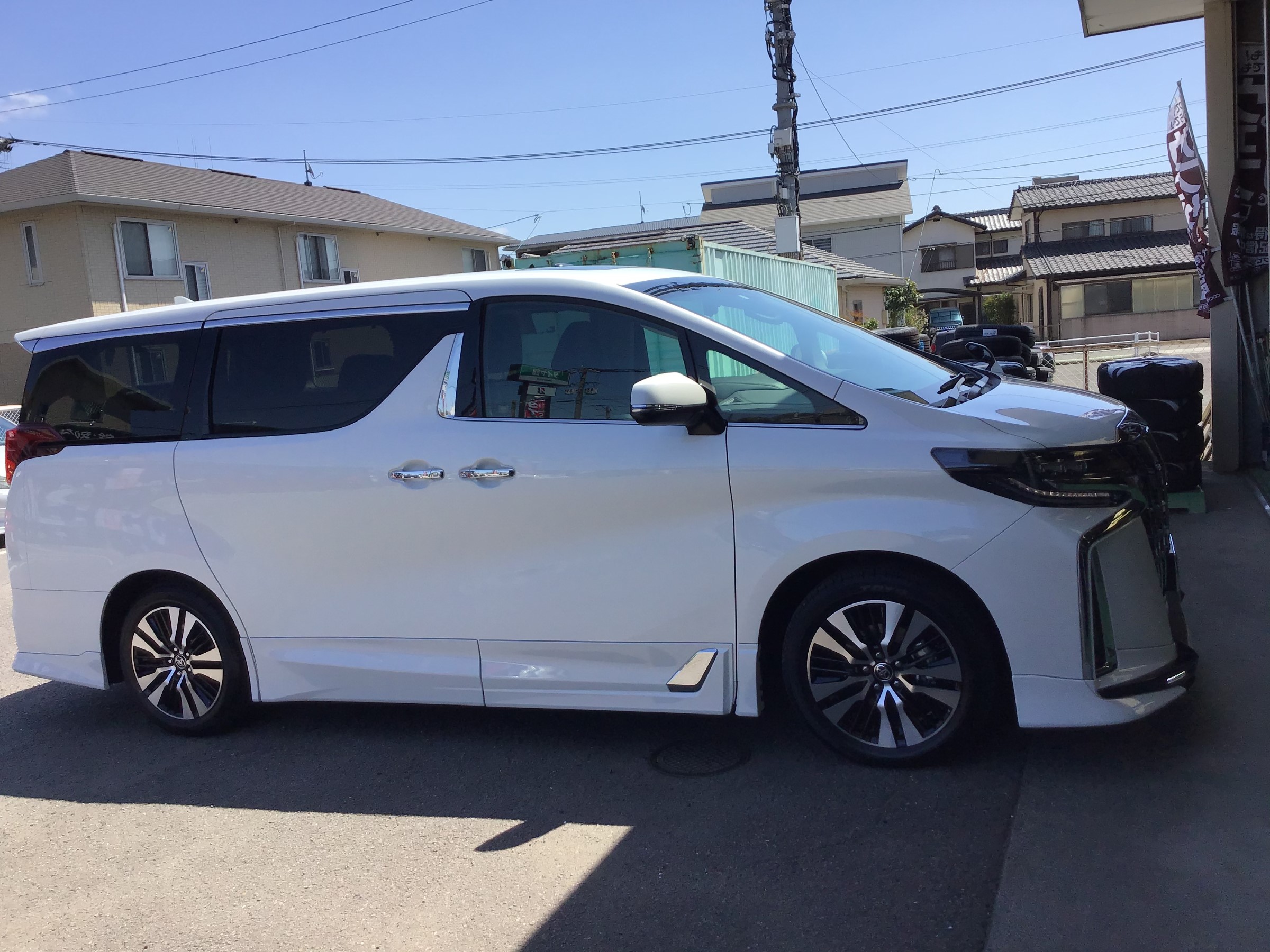 新型 30アルファード に アルミホイール 取付 ♪ | トヨタ