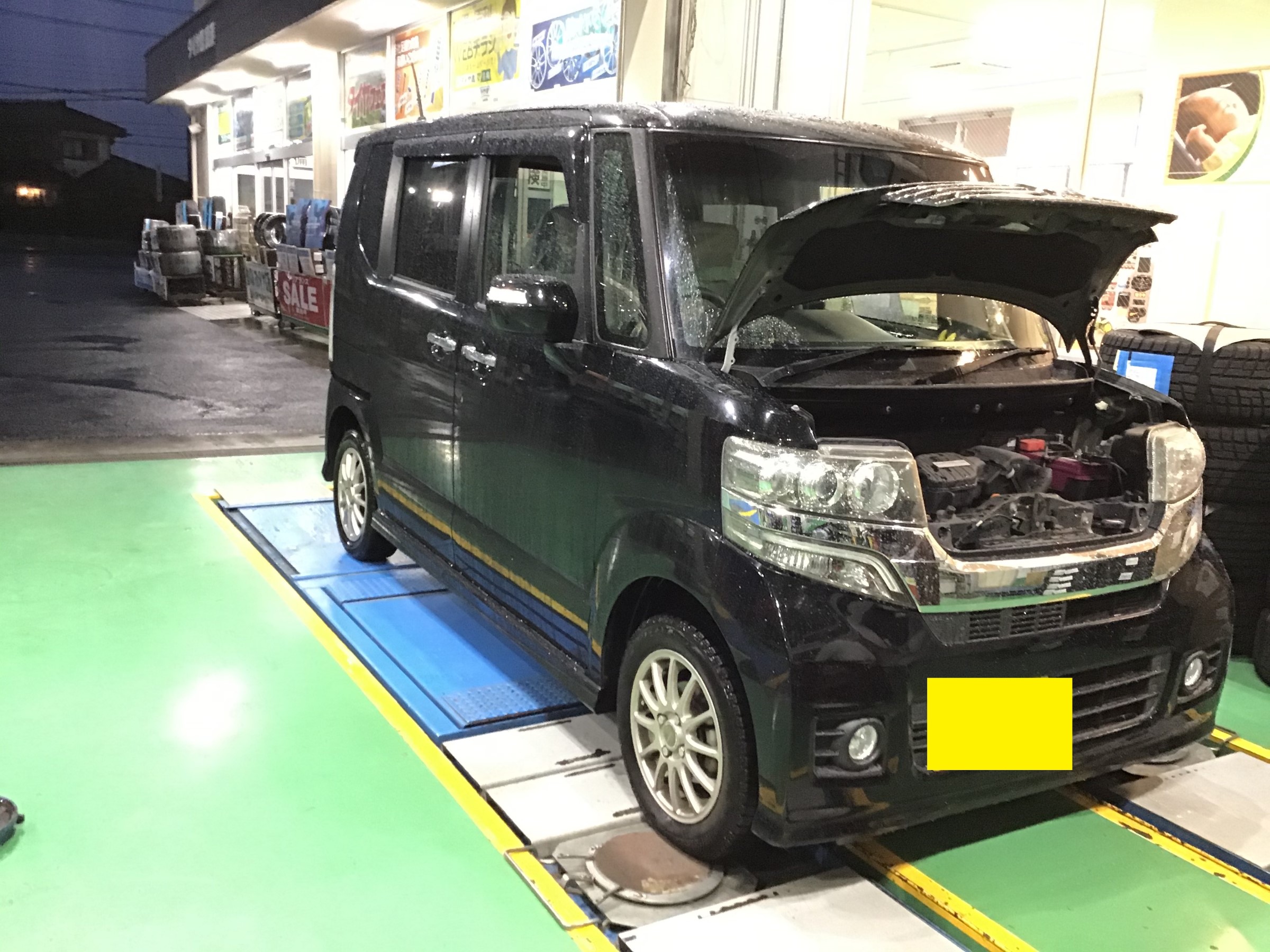 N Box バッテリー交換 ホンダ N Box メンテナンス商品 カー用品取付 バッテリー交換 サービス事例 タイヤ館 綾瀬 神奈川県のタイヤ カー用品ショップ タイヤからはじまる トータルカーメンテナンス タイヤ館グループ