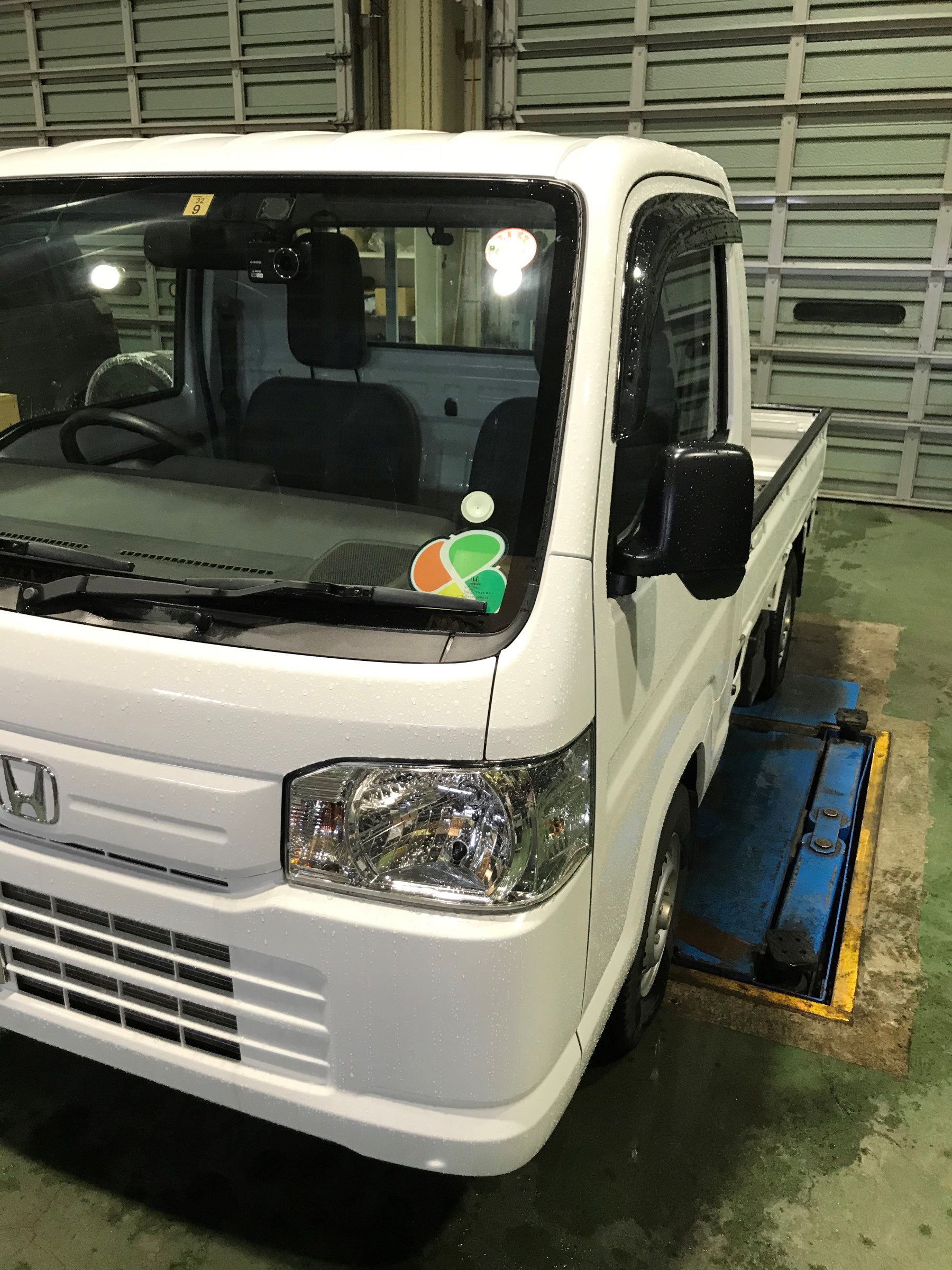 ホンダ アクティトラック ドライブレコーダー取付 ホンダ アクティ サービス事例 タイヤ館 横手 秋田県のタイヤ カー用品ショップ タイヤからはじまる トータルカーメンテナンス タイヤ館グループ