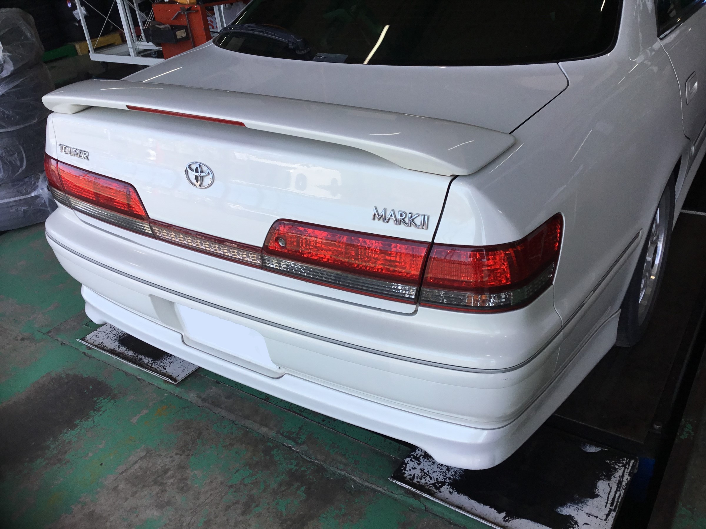 Jzx100系マーク A S H エンジンオイル交換 撥水ワイパー交換 トヨタ マークii メンテナンス商品 オイル関連 エンジンオイル交換 技術サービスブログ タイヤ館 鎌ヶ谷 千葉県のタイヤ カー用品ショップ タイヤからはじまる トータルカーメンテナンス