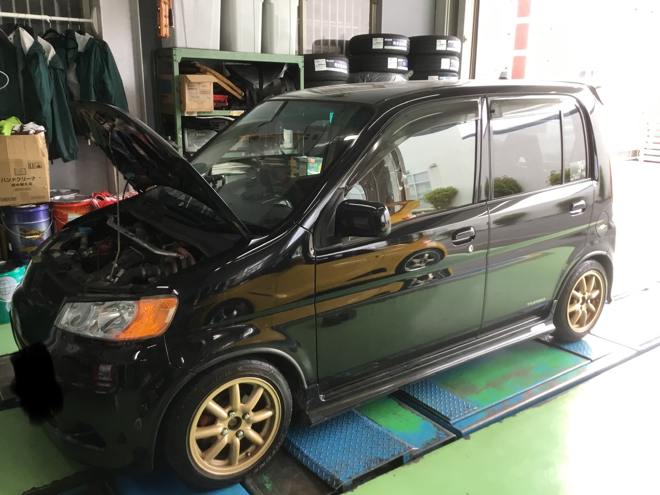 ライフダンクオイル交換 ホンダ ライフ メンテナンス商品 オイル関連 エンジンオイル交換 サービス事例 タイヤ館 平塚 神奈川県のタイヤ カー用品ショップ タイヤからはじまる トータルカーメンテナンス タイヤ館グループ