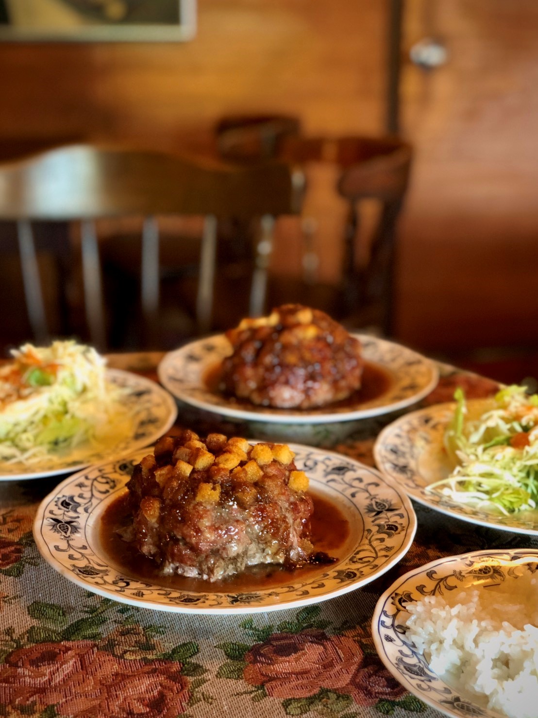 デカ盛り ハンバーグのデカ盛り店 W スタッフ日記 タイヤ館 笠岡 タイヤからはじまる トータルカーメンテナンス タイヤ館グループ