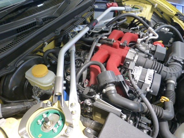 スバル ZC6 BRZ】ストラットタワーバー取り付けを行いました。 | 店舗