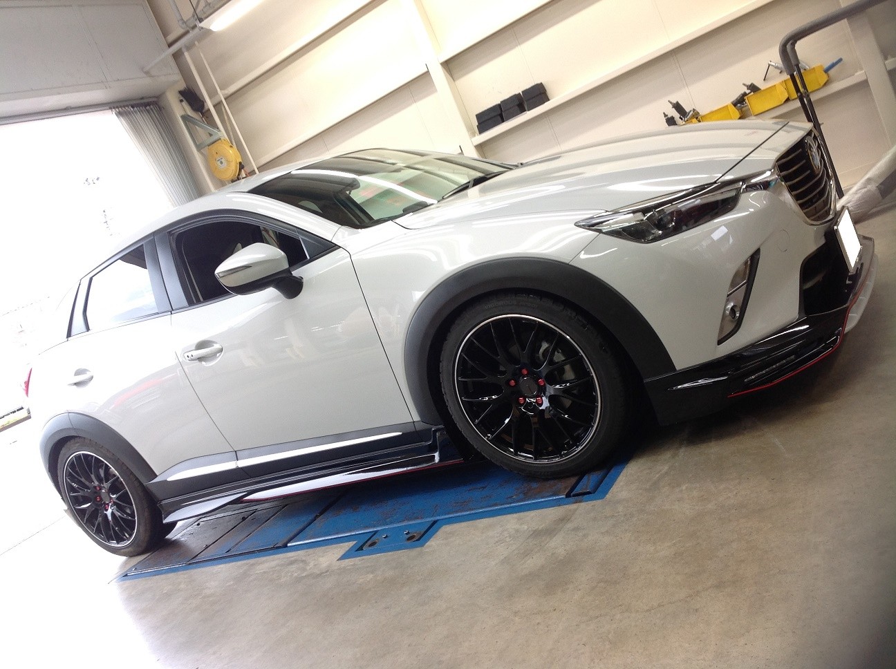 Cx 3 エアロパーツ マフラー取付 マツダ Cx 3 その他 外装 内装取付 エアロ取付 サービス事例 タイヤ館 金沢東 石川県 福井県のタイヤ カー用品ショップ タイヤからはじまる トータルカーメンテナンス タイヤ館グループ