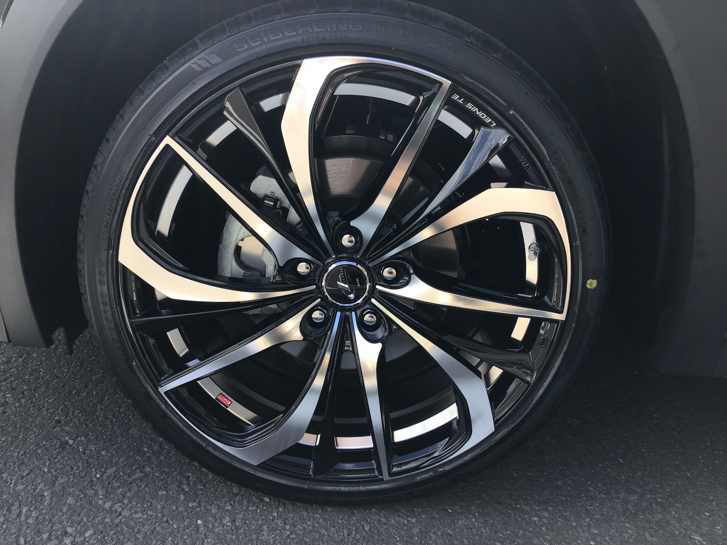 レクサスUX 20インチホイールセット(^^♪ | 店舗おススメ情報 | タイヤ