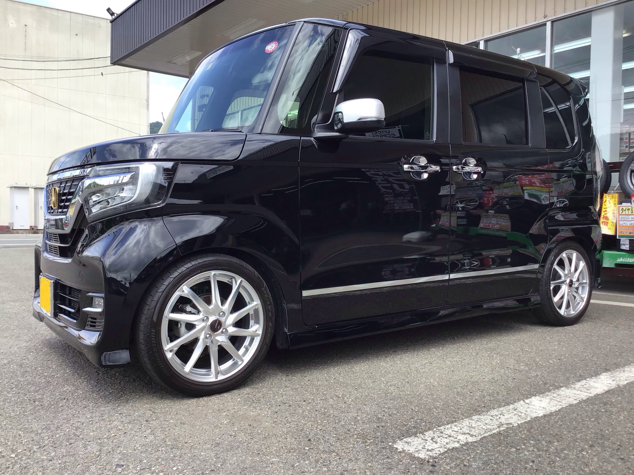 N－BOXカスタム（JF4・4WD）に、テイン・フレックスZ