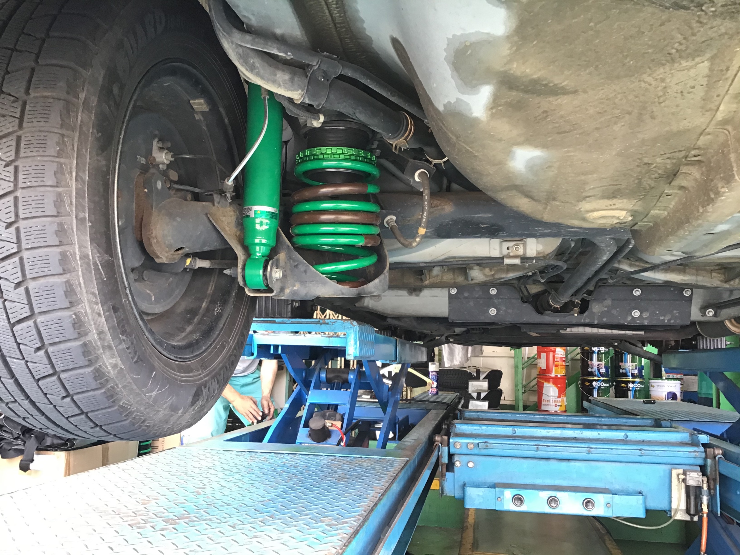 ホンダ モビリオスパイク 車高調取り付け | 店舗おススメ情報 | タイヤ