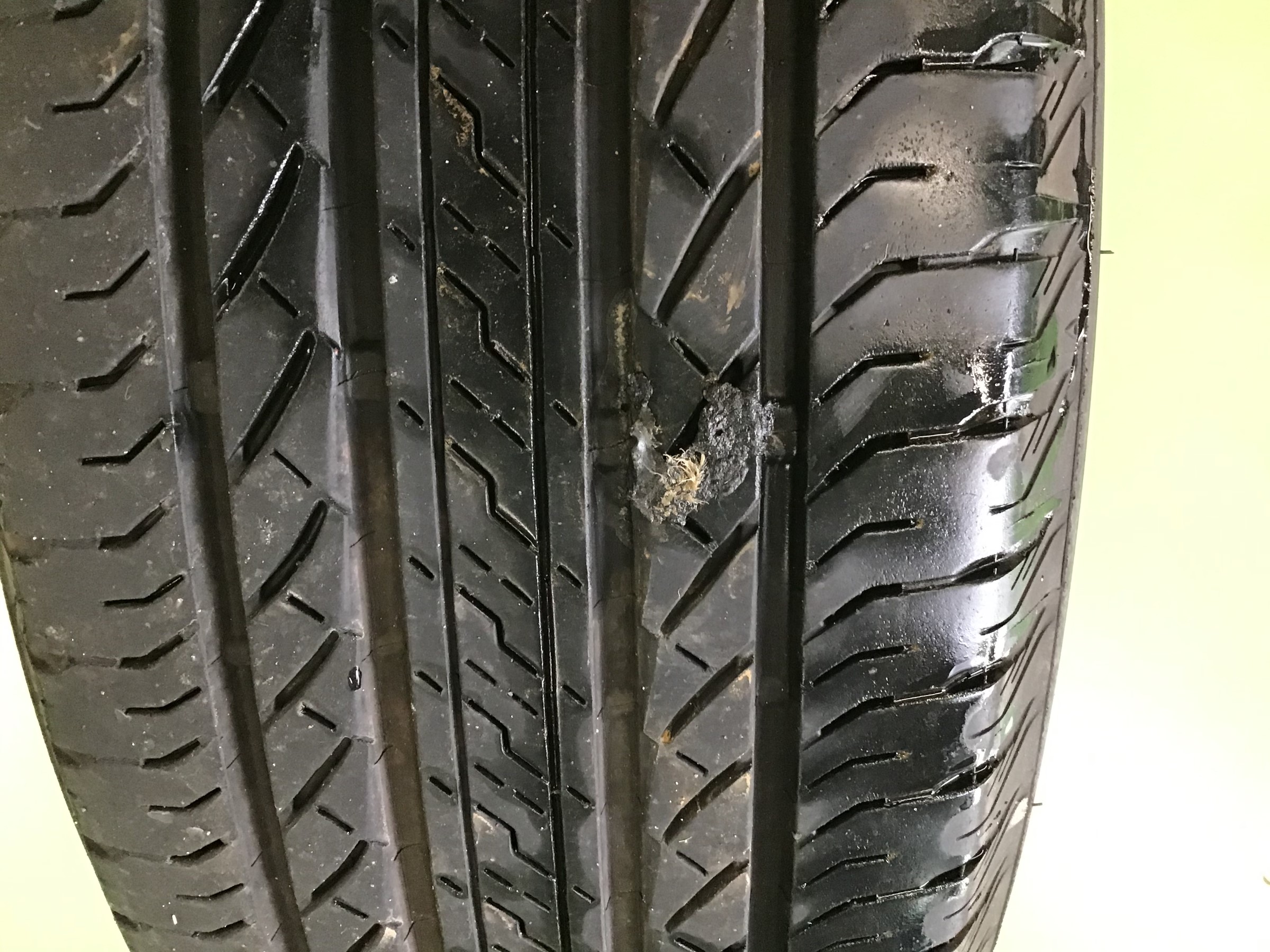 パンク修理 スタッフ日記 タイヤ館 成田 千葉県のタイヤ カー用品ショップ タイヤからはじまる トータルカーメンテナンス タイヤ館グループ