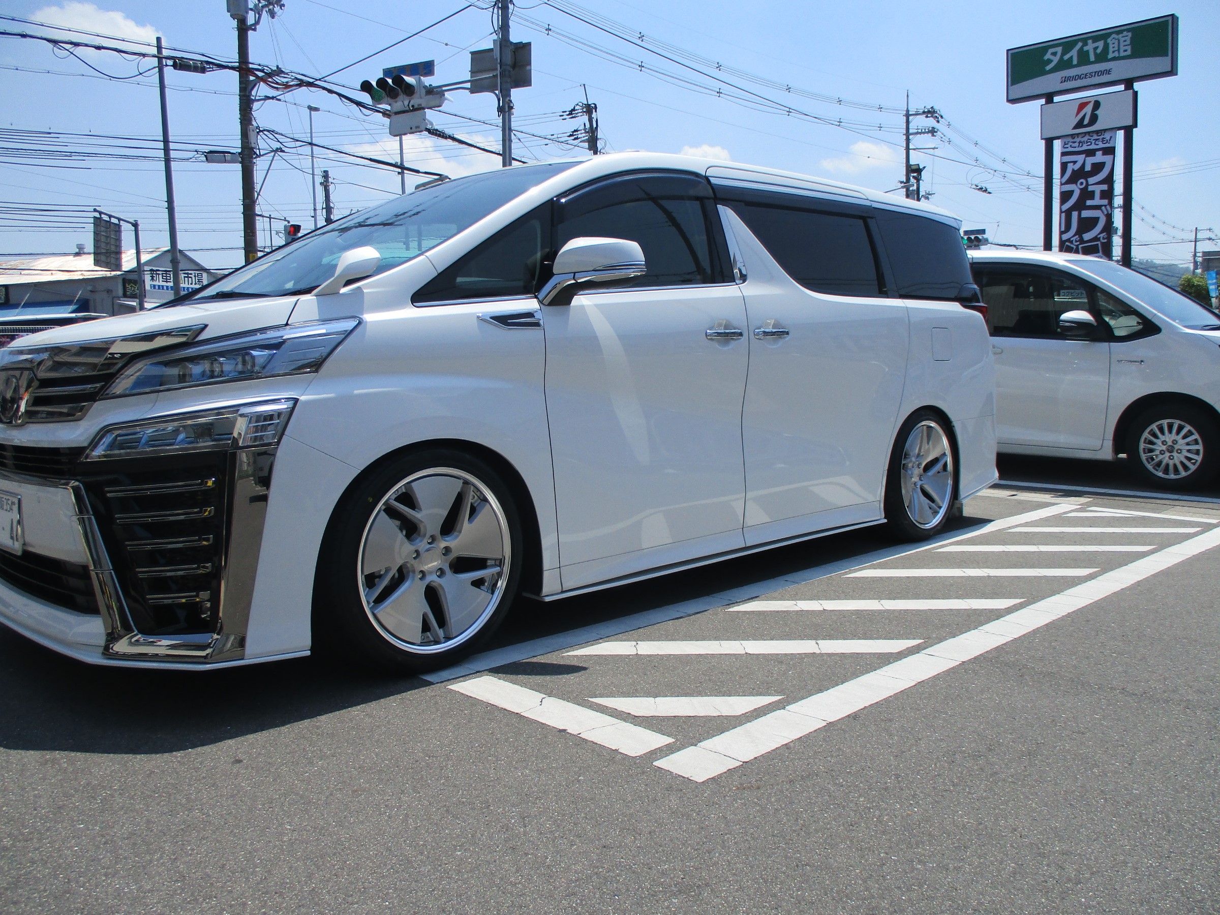 30系ヴェルファイア×タイヤ×ホイール×車高調 | トヨタ ヴェルファイア