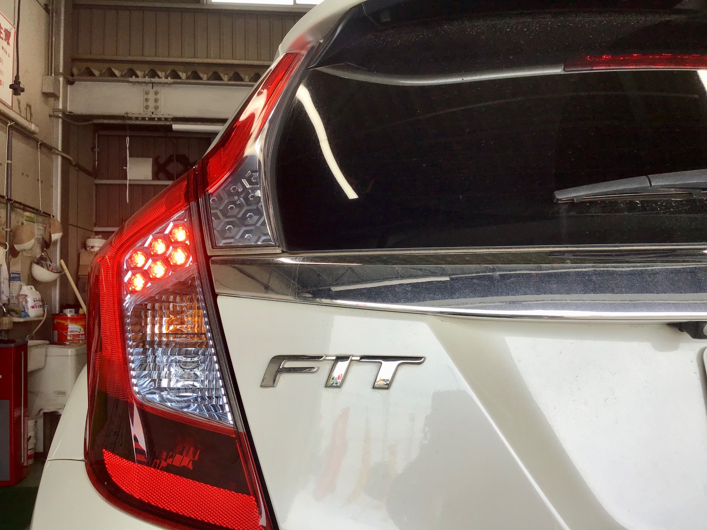 フィット Gk型 タイヤ交換 ホンダ フィット タイヤ タイヤ ホイール関連 タイヤ ホイール交換 サービス事例 タイヤ館 ２９４谷和原ｲﾝﾀｰ 茨城県のタイヤ カー用品ショップ タイヤからはじまる トータルカーメンテナンス タイヤ館グループ