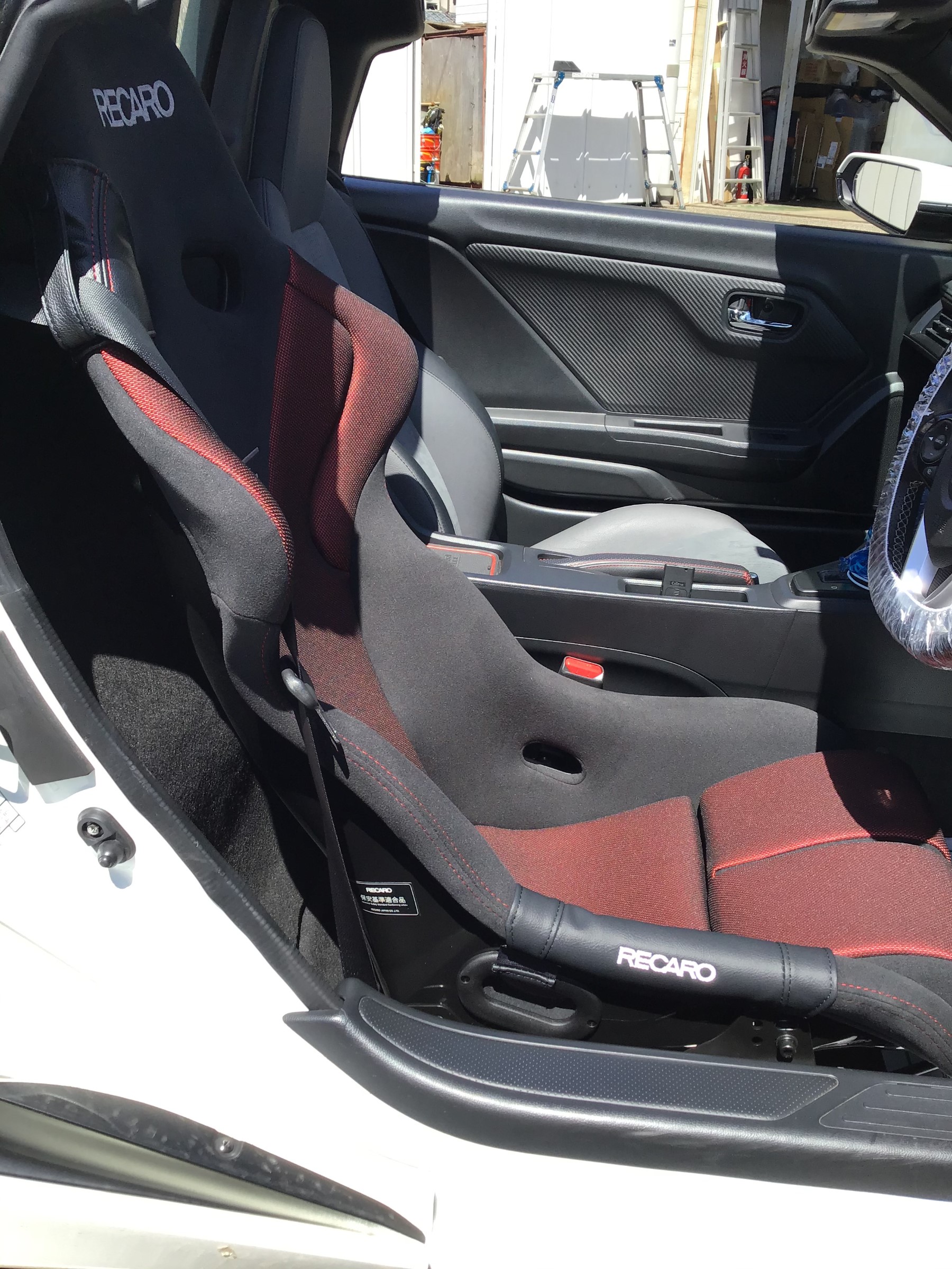 S660にレカロシート取り付け ホンダ S660 その他 外装 内装取付 シート シートカバー取付 スタッフ日記 タイヤ館 寺尾 新潟県のタイヤ カー用品ショップ タイヤからはじまる トータルカーメンテナンス タイヤ館グループ