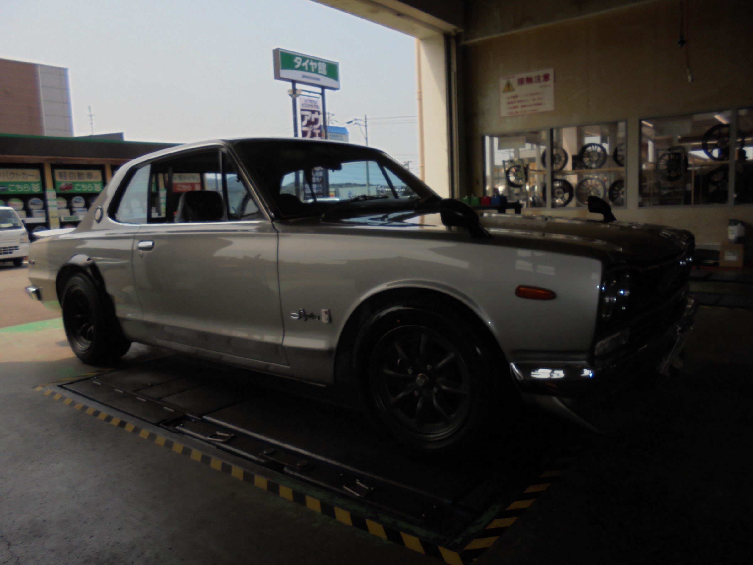 4月も今日で終わりですね 日産 スカイライン その他 スタッフ日記 タイヤ館 柏崎 新潟県のタイヤ カー用品ショップ タイヤからはじまる トータルカーメンテナンス タイヤ館グループ