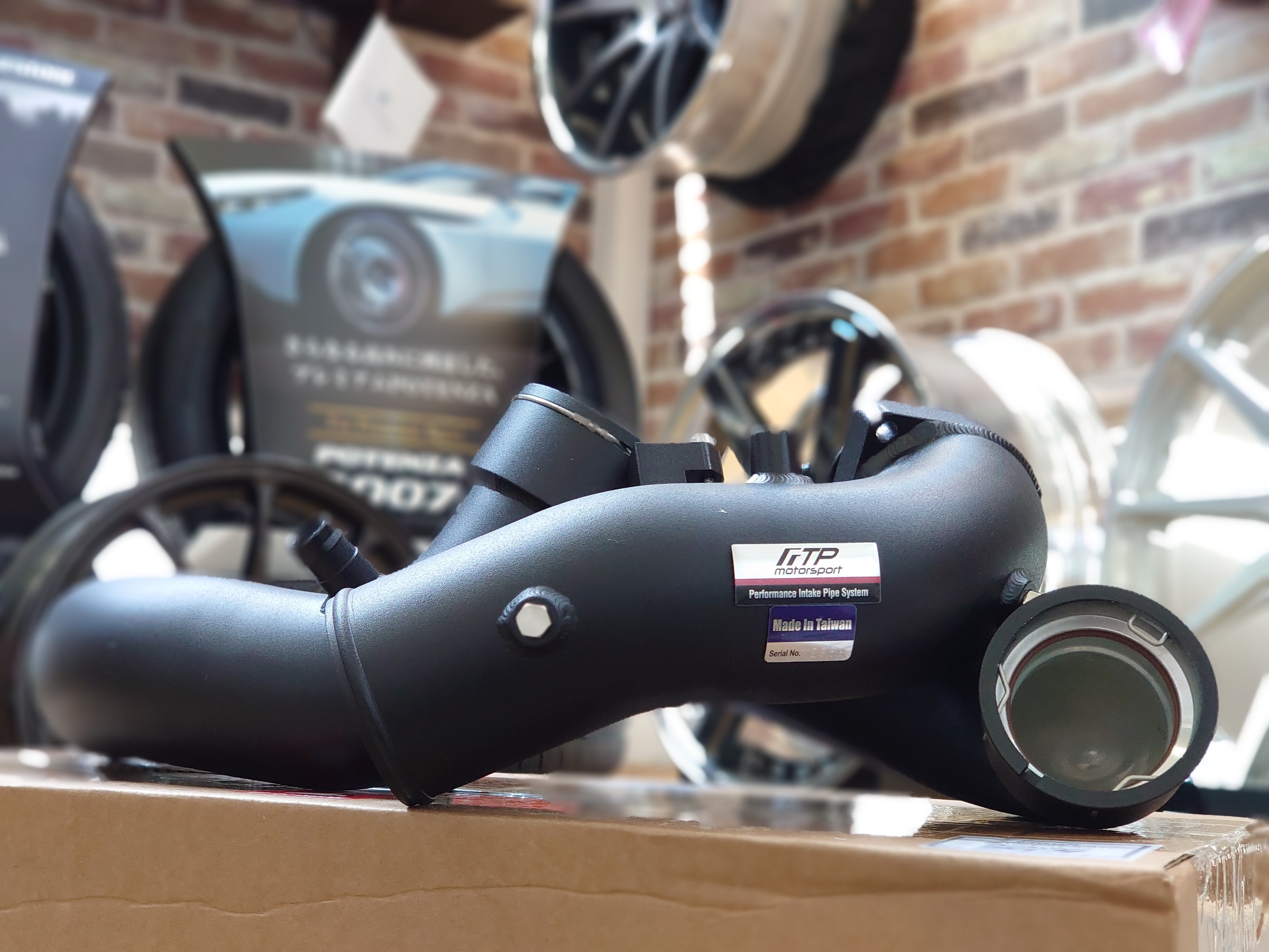 BMW と GR スープラ に オススメ パーツ の FTP motorsport チャージ パイプ！ | BMW | スタッフブログ | タイヤ館  福岡東 | タイヤからはじまる、トータルカーメンテナンス タイヤ館グループ