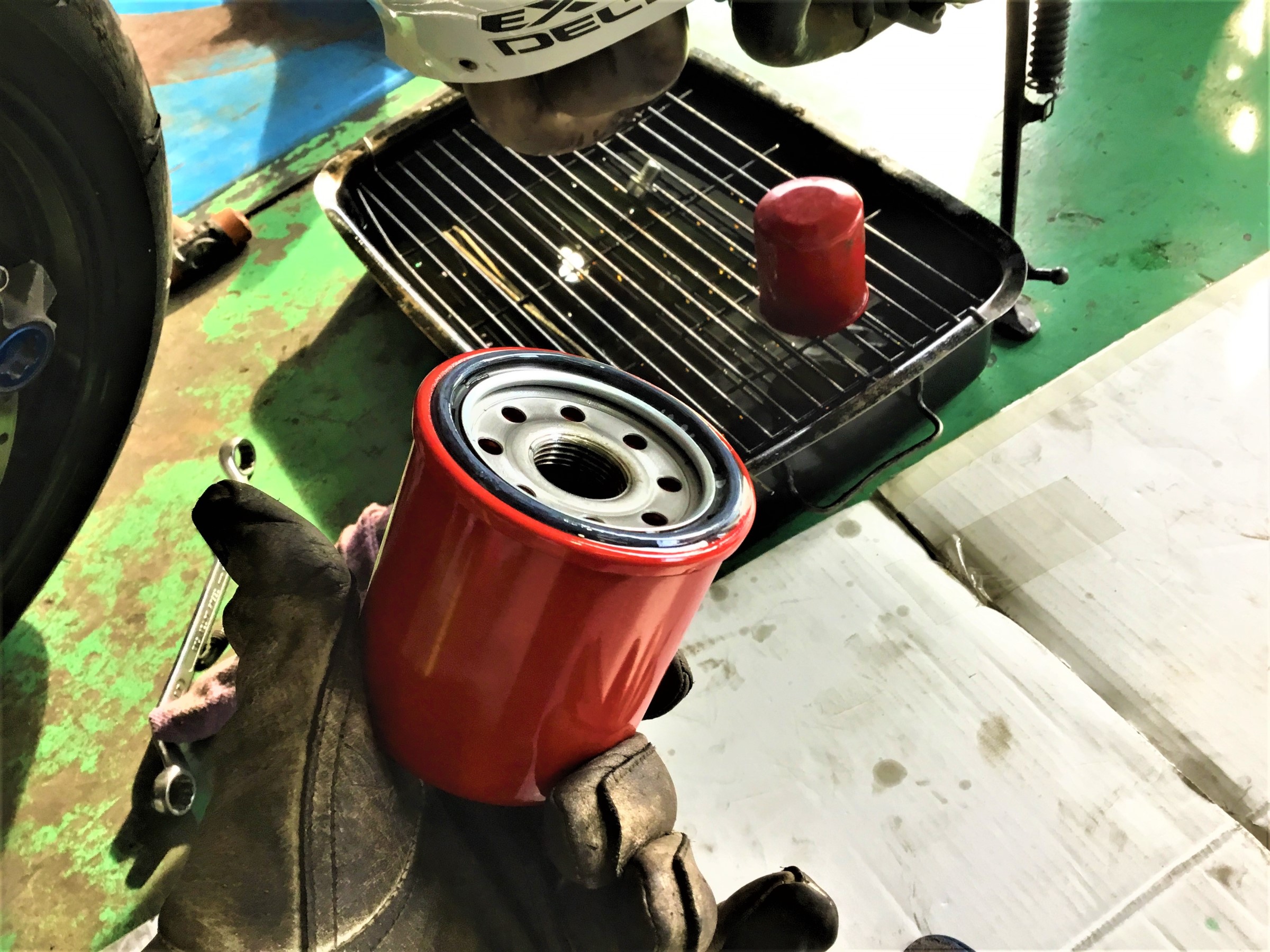 スタッフのバイクにもa S H オイルを入れてみた スタッフブログ 日記 タイヤ館 鎌ヶ谷 千葉県のタイヤ カー用品ショップ タイヤからはじまる トータルカーメンテナンス タイヤ館グループ