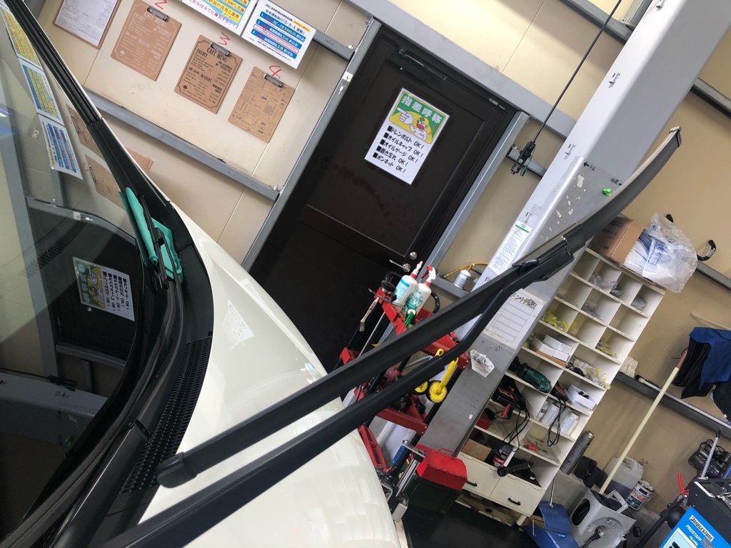 ステップワゴン ワイパーゴム 交換 ホンダ ステップワゴン メンテナンス商品 作業 取付け情報 タイヤ館 門司 タイヤからはじまる トータルカーメンテナンス タイヤ館グループ