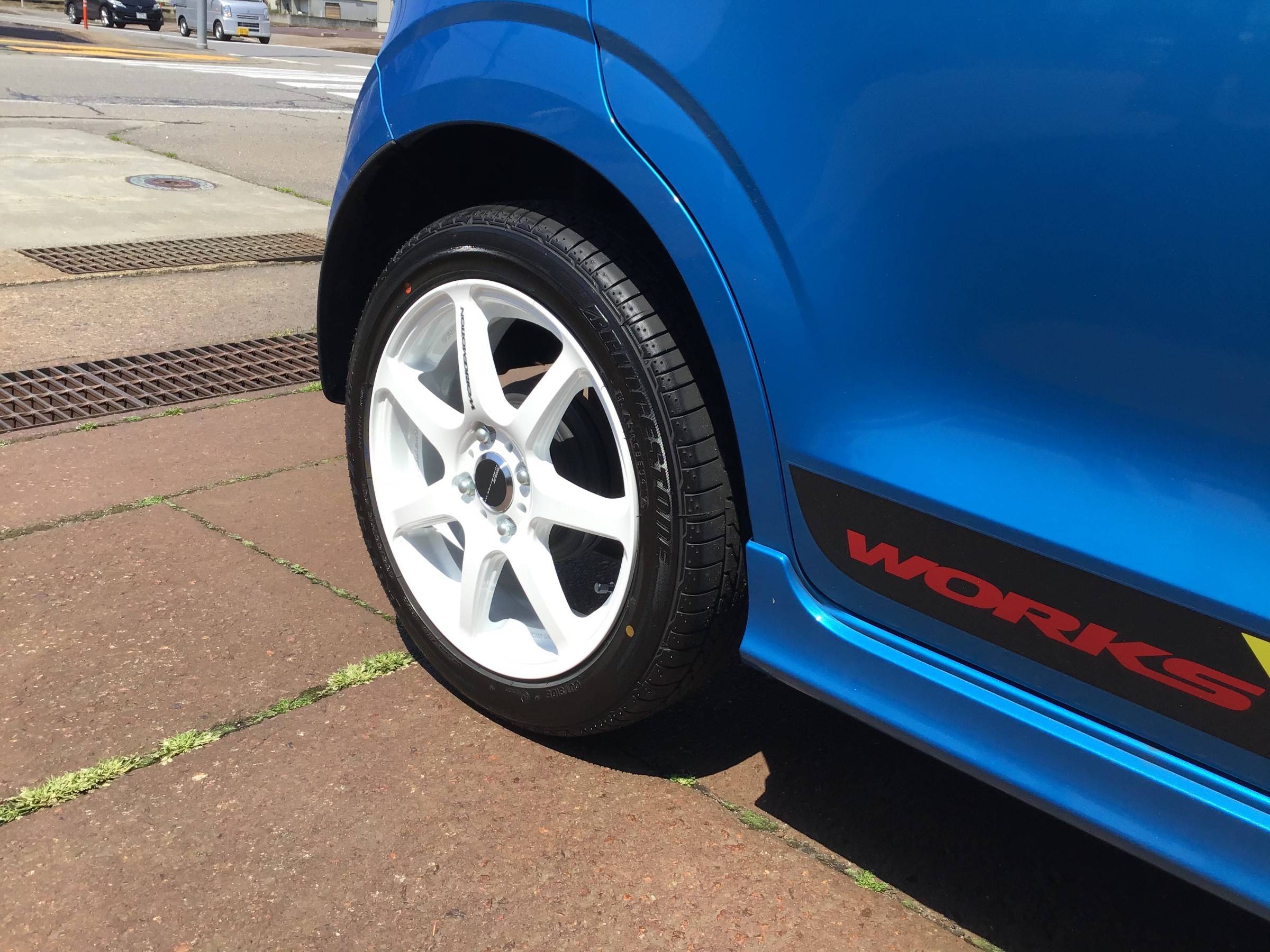 送料無料キャンペーン?】 エモーション11Ｒ 15＋165／55Ｒ１５ 新品
