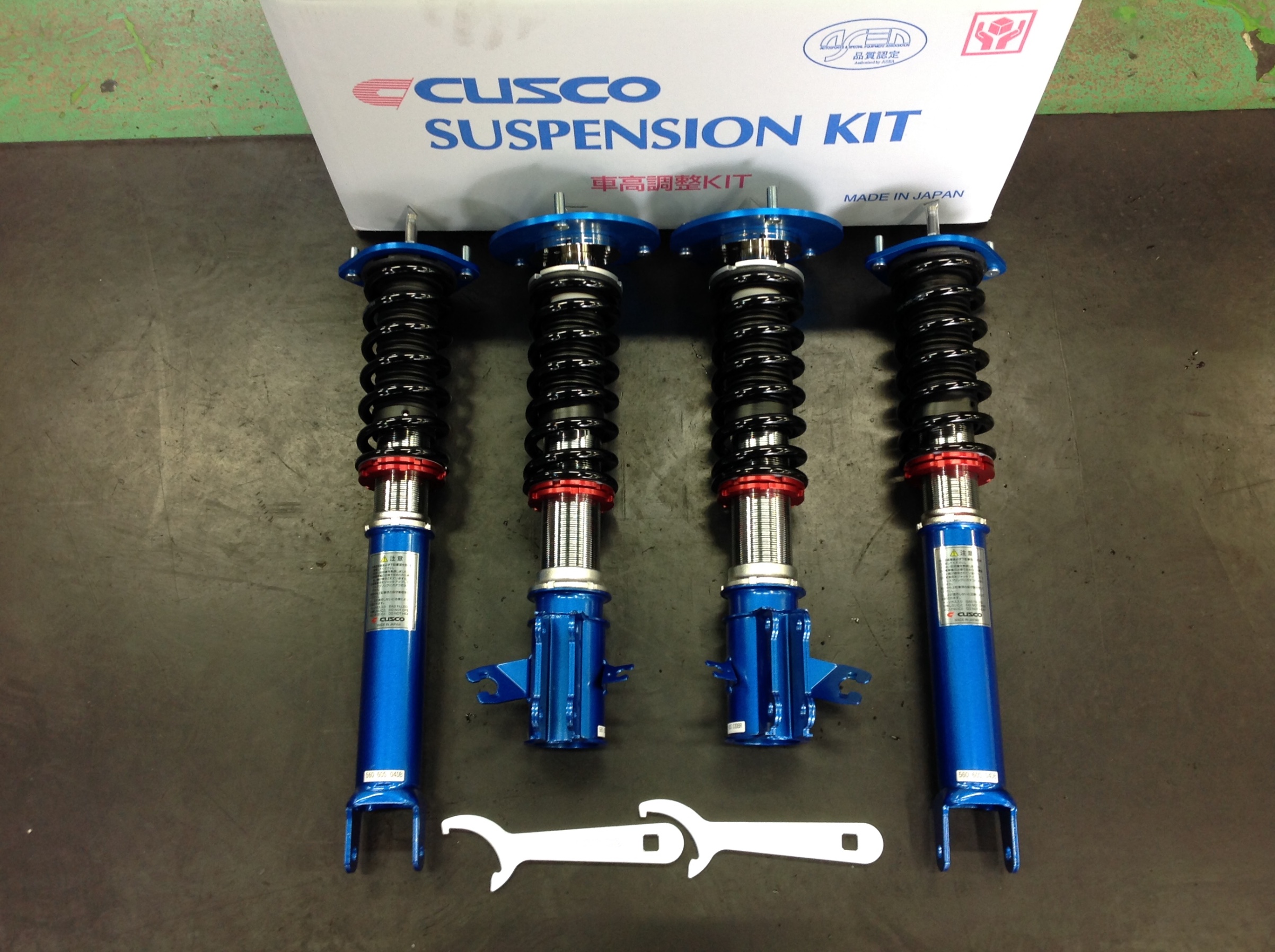 ミツビシ ランサーエボリューション クスコ車高調取付編 三菱 ランサーエボリューション その他 パーツ取付 サスペンション取付 サービス事例 タイヤ館 ジャパン宮前 神奈川県のタイヤ カー用品ショップ タイヤからはじまる トータルカーメンテナンス