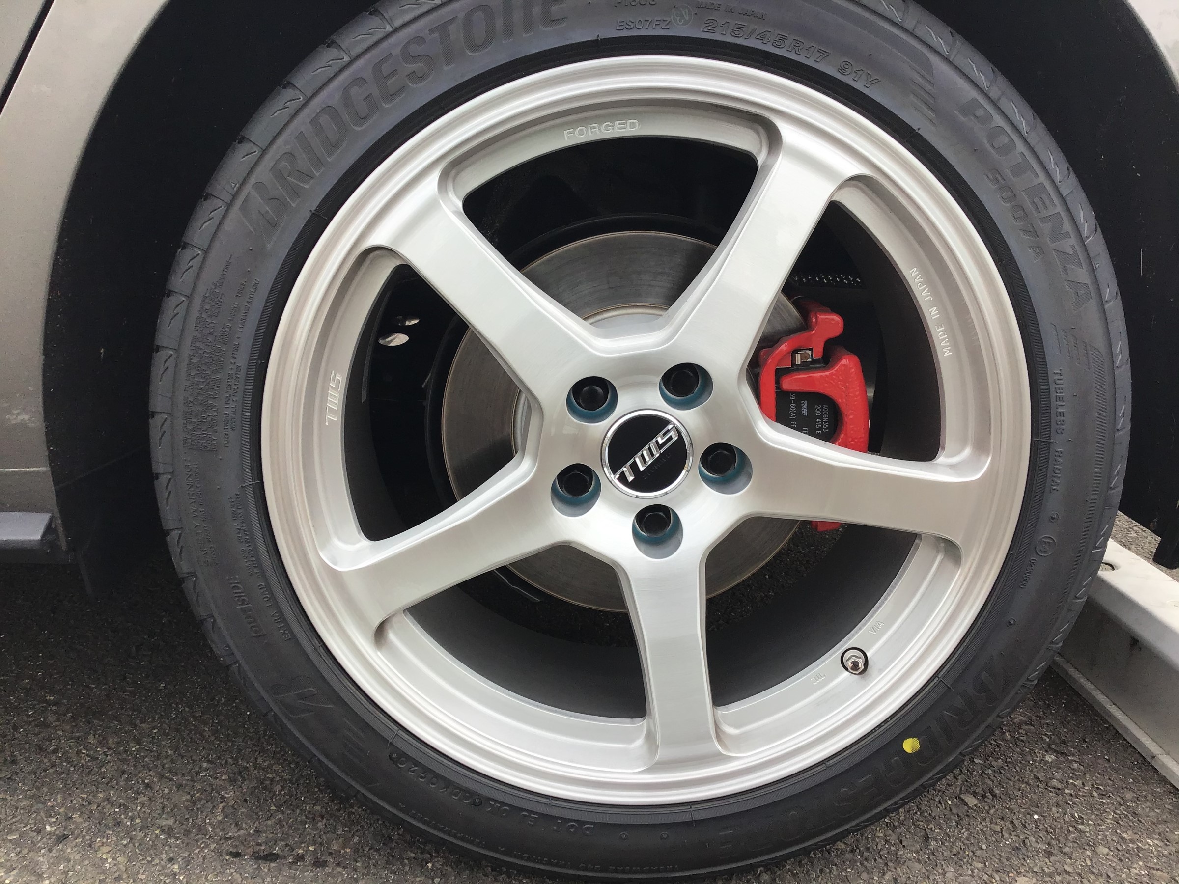 ポロGTIにポテンザS007AとTWS 405S Sport Monoblock 装着 ポロGTIにポテンザS007AとTWS 405S Sport Monoblock 装着