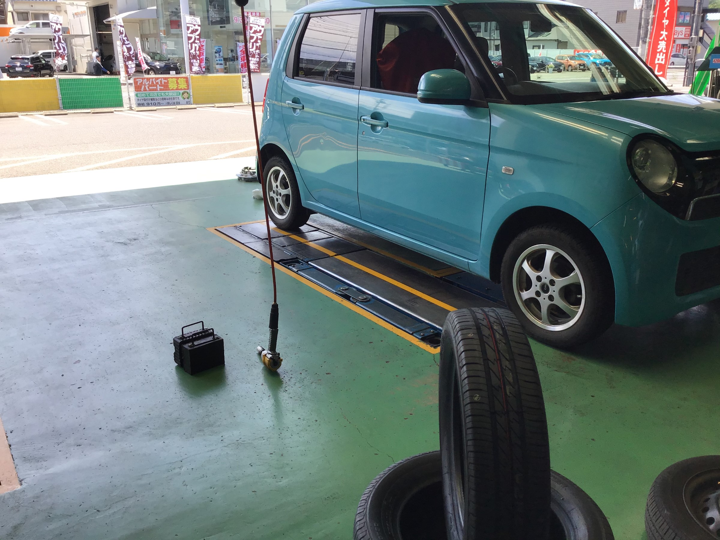ホンダ ｎ ｏｎｅ 夏タイヤ交換 ホンダ N One タイヤ タイヤ ホイール関連 ブリヂストン セイバーリング デイトンタイヤ を取扱い 窒素ガス交換 チューブレスゴムバルブ交換 アライメント調整 インチまで それ以上のサイズは 問い合わせてください