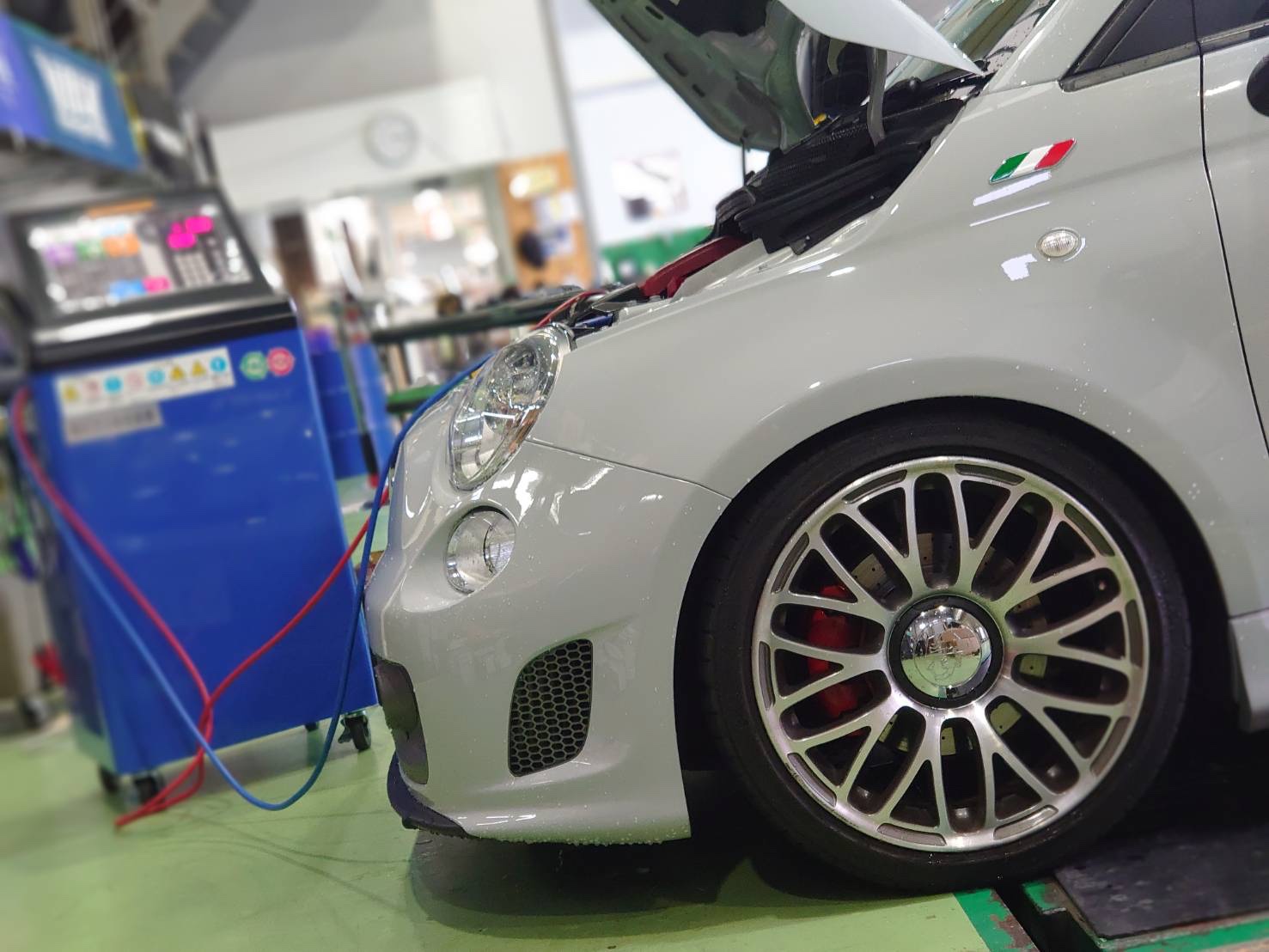 アバルト595 の エアコンガスクリーニング施工をしました アバルト 595c メンテナンス商品 その他 無料安全点検 技術サービス施工事例 タイヤ館 福岡東 タイヤからはじまる トータルカーメンテナンス タイヤ館グループ