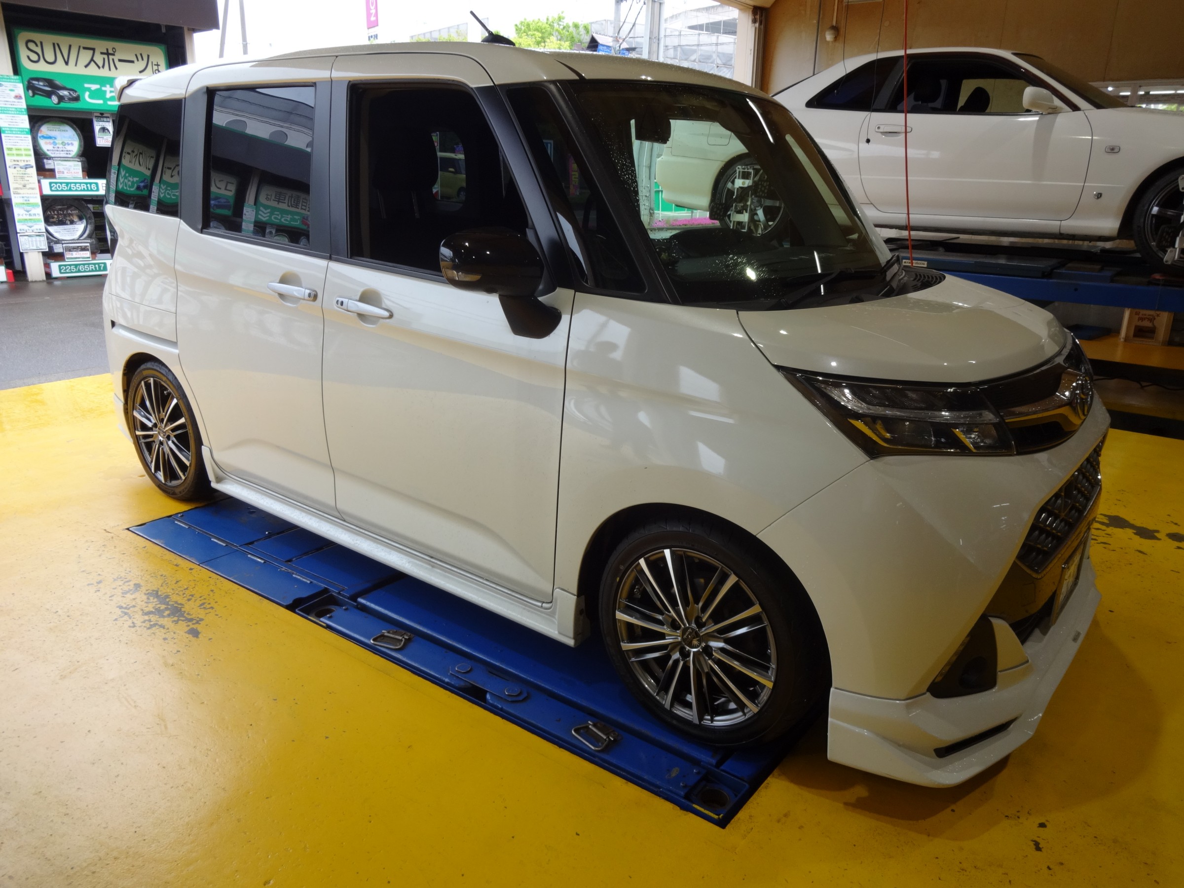 トヨタ タンク インチアップ トヨタ タンク ホイール タイヤ ホイール関連 タイヤ ホイール交換 サービス事例 タイヤ館 長岡西 タイヤからはじまる トータルカーメンテナンス タイヤ館グループ