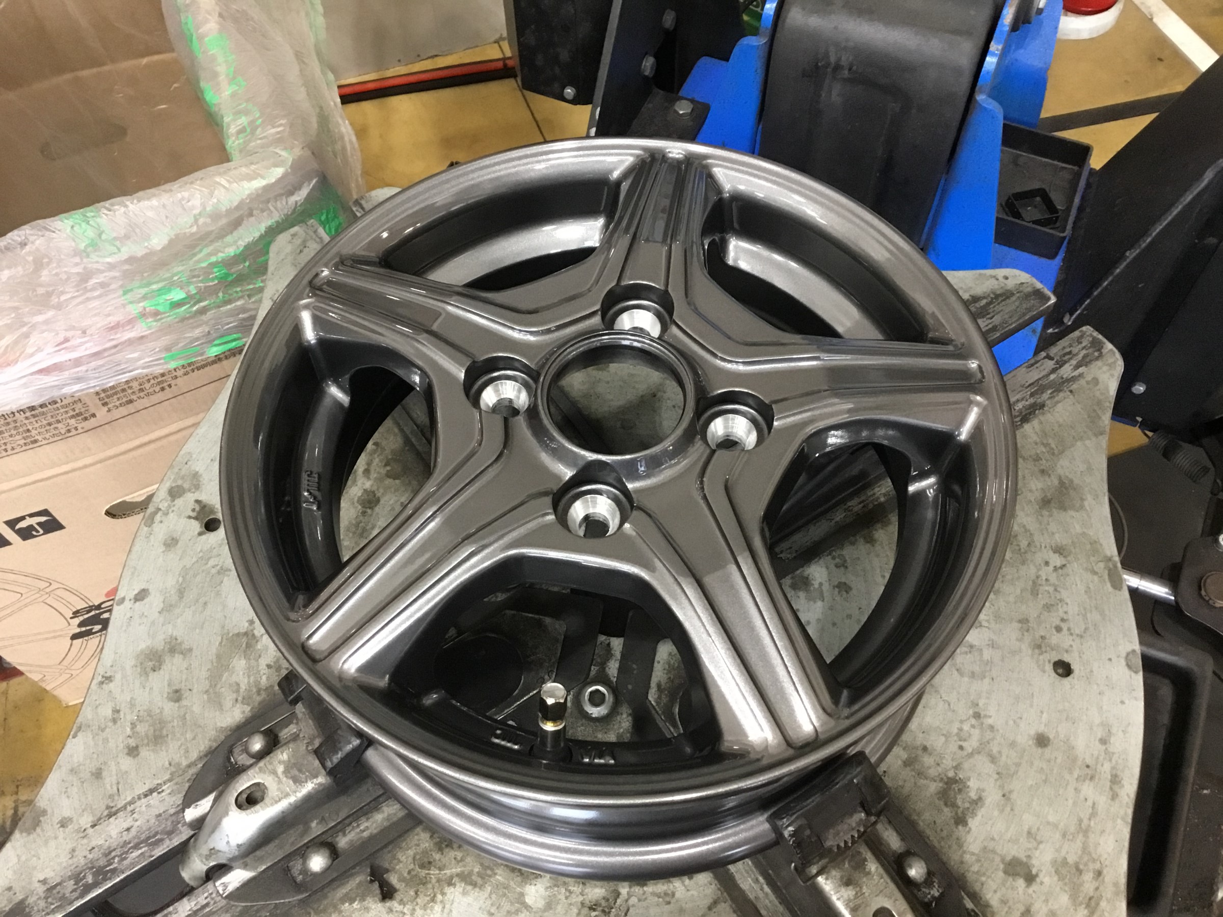 ダイハツ ハイゼット タイヤ 604V 145R12 6P ブリヂストン製