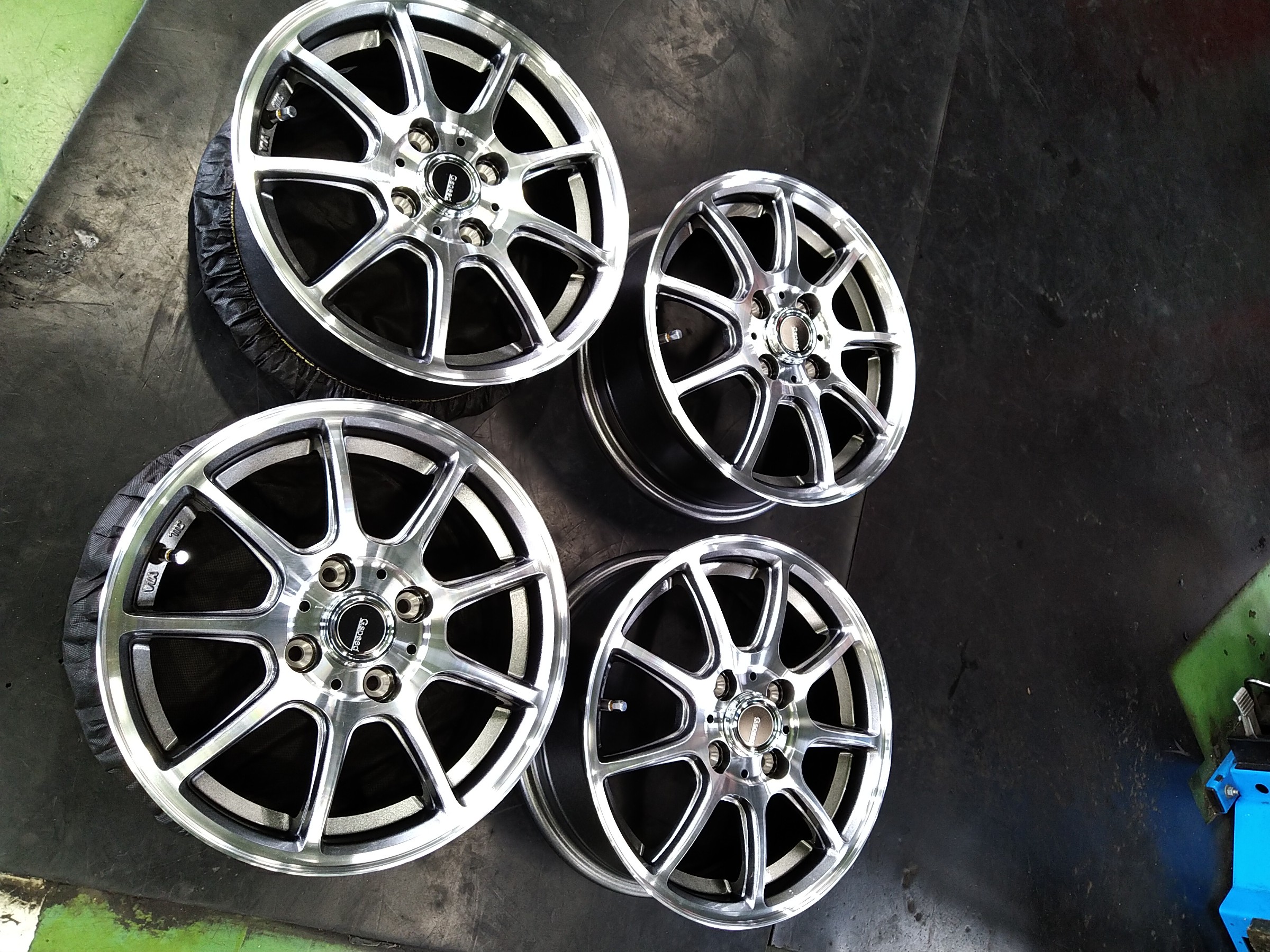 ホイール交換 現行ヴィッツ 純正 鉄 アルミ トヨタ ヴィッツ ホイール タイヤ ホイール関連 タイヤ ホイール交換 サービス事例 タイヤ館 次郎丸 タイヤからはじまる トータルカーメンテナンス タイヤ館グループ