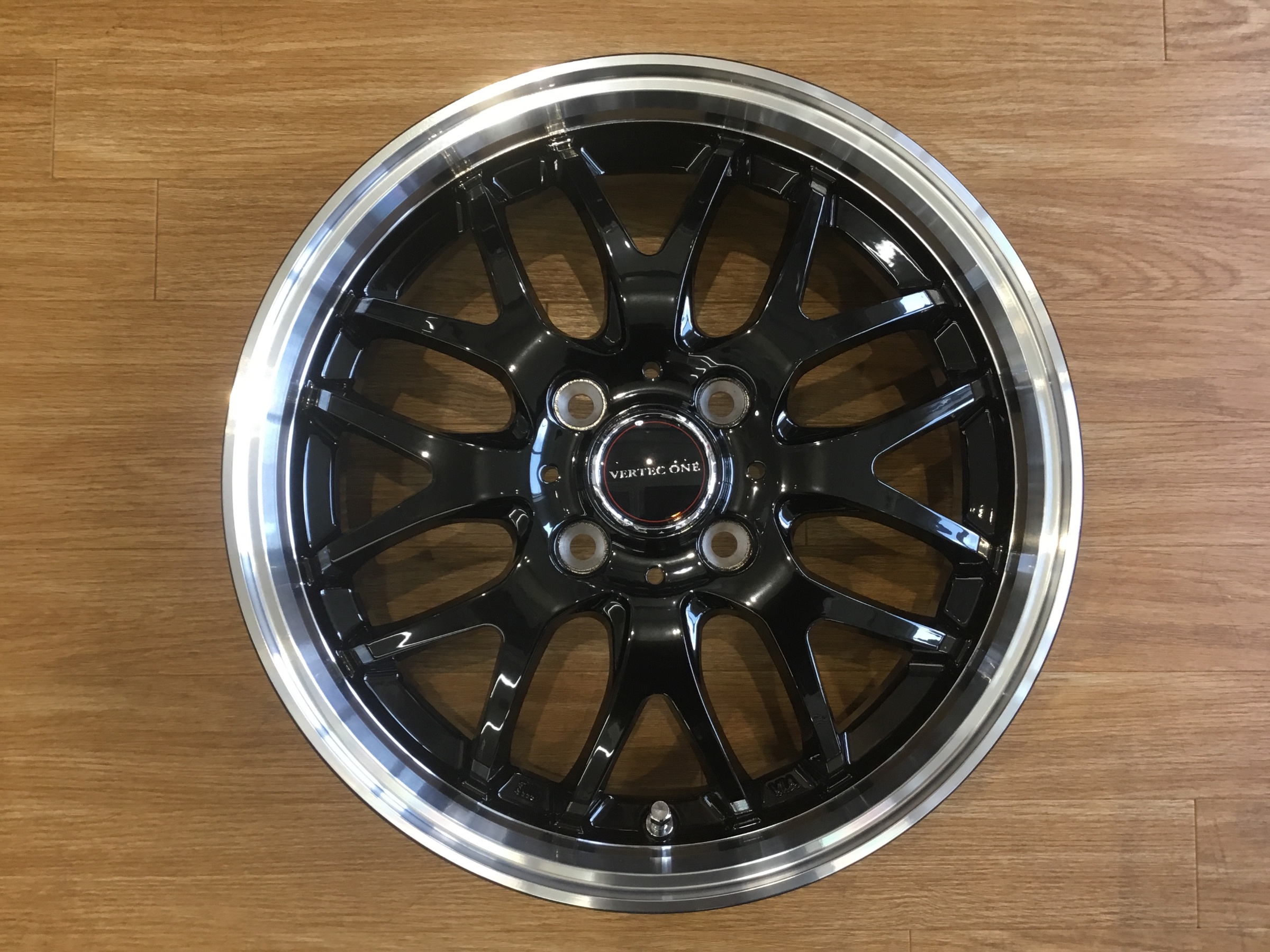 新作ホイール 入荷したよｫー！！！ | ホイール | 商品情報 | タイヤ館 平塚