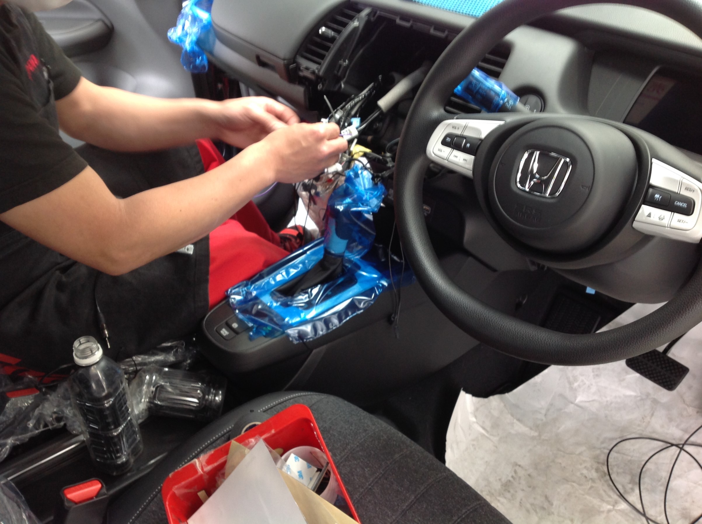 新型フィット ナビ取付 ホンダ フィット Av ナビ機器 カー用品取付 各社ナビゲーション取付 サービス事例 タイヤ館 金沢南 石川県 福井県のタイヤ カー用品ショップ タイヤからはじまる トータルカーメンテナンス タイヤ館グループ