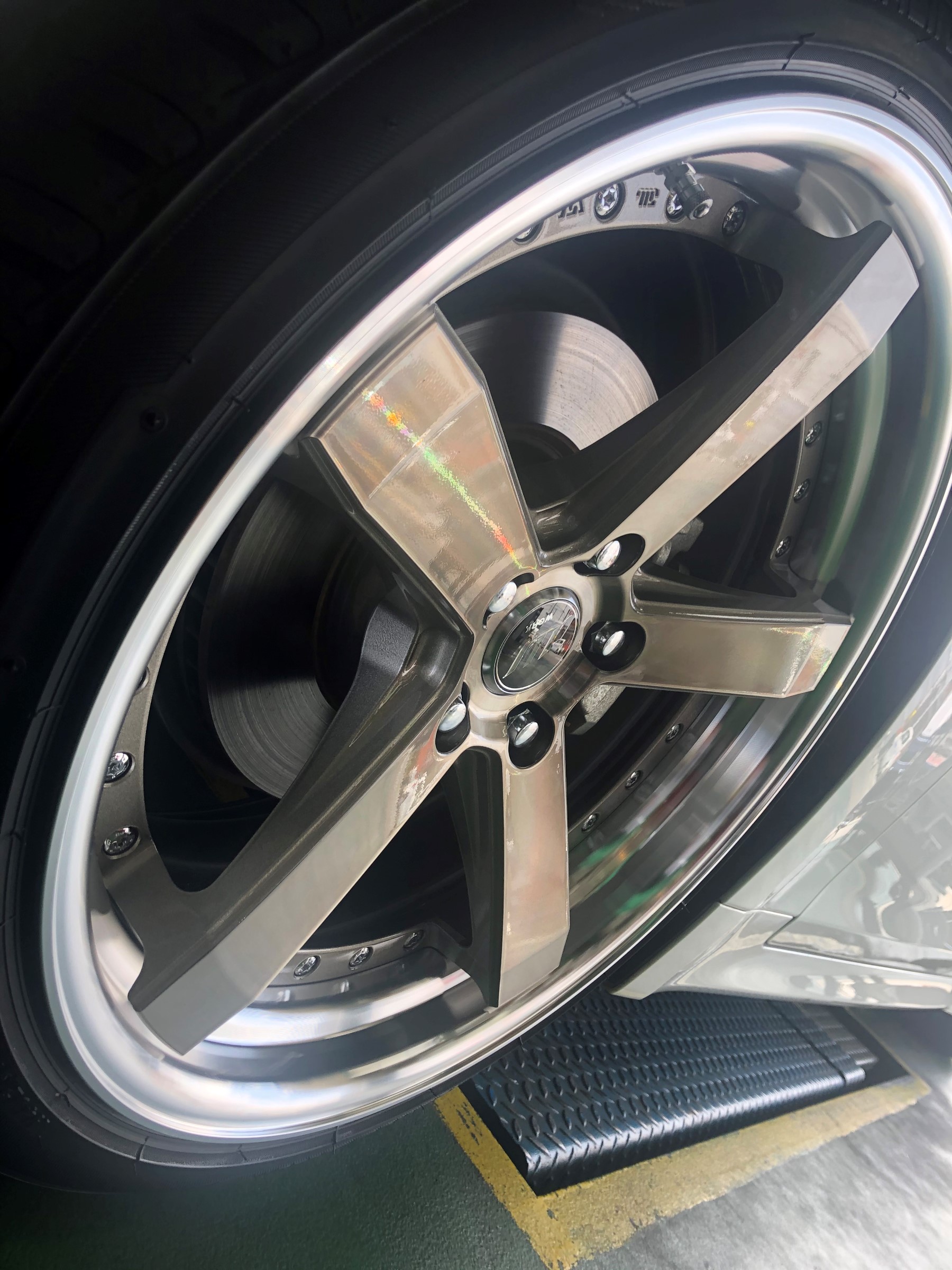 TOYOTA CROWNアスリート〈AWS210〉タイヤ＆ホイール取付 | トヨタ
