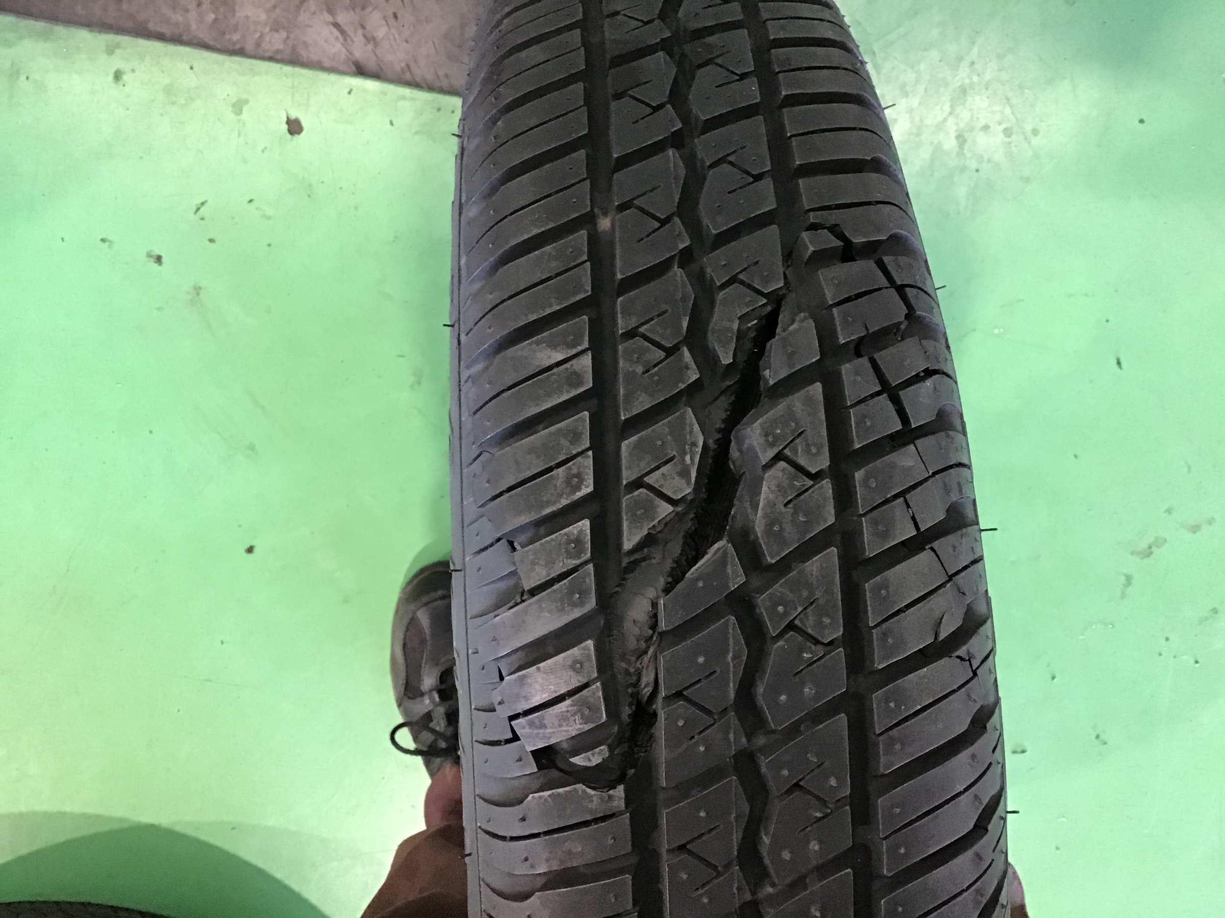 スズキモータース Dop-netＡＺ−オフロード用 スペア タイヤ ハウジングのみ Z569-W2-070 TA-JM23W マツダ純正部品  エンジン、過給器、冷却、燃料系パーツ