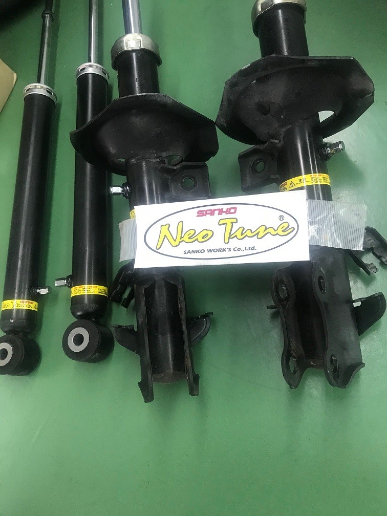 C11ティーダにネオチューン施工 日産 ティーダ メンテナンス商品 パーツ取付 足回り関係取付 スタッフ日記 タイヤ館 高島平 東京都のタイヤ カー用品ショップ タイヤからはじまる トータルカーメンテナンス タイヤ館グループ