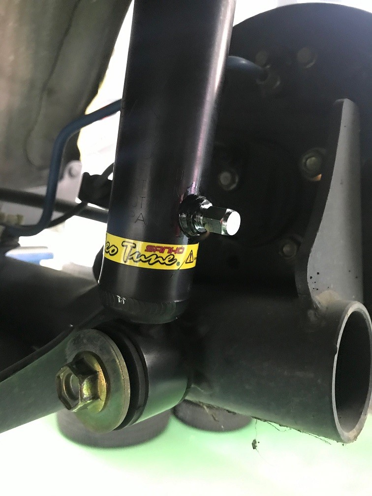 C11ティーダにネオチューン施工 日産 ティーダ メンテナンス商品 パーツ取付 足回り関係取付 スタッフ日記 タイヤ館 高島平 東京都のタイヤ カー用品ショップ タイヤからはじまる トータルカーメンテナンス タイヤ館グループ