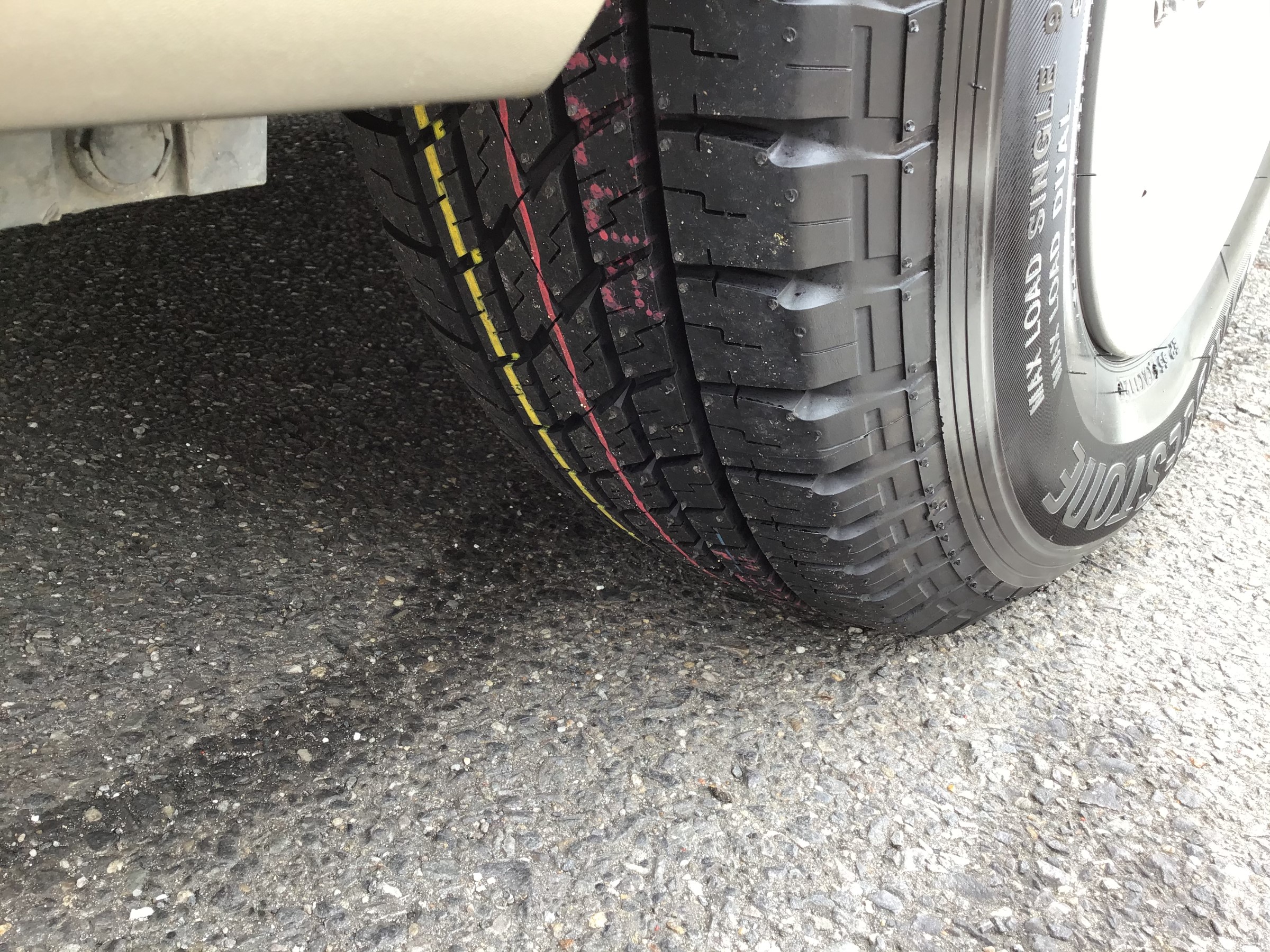 ワンちゃんも快適に トヨタ ハイエース タイヤ タイヤ ホイール関連 タイヤ ホイール交換 お客様取り付けブログ タイヤ館 水戸けやき台 茨城県のタイヤ カー用品ショップ タイヤからはじまる トータルカーメンテナンス タイヤ館グループ