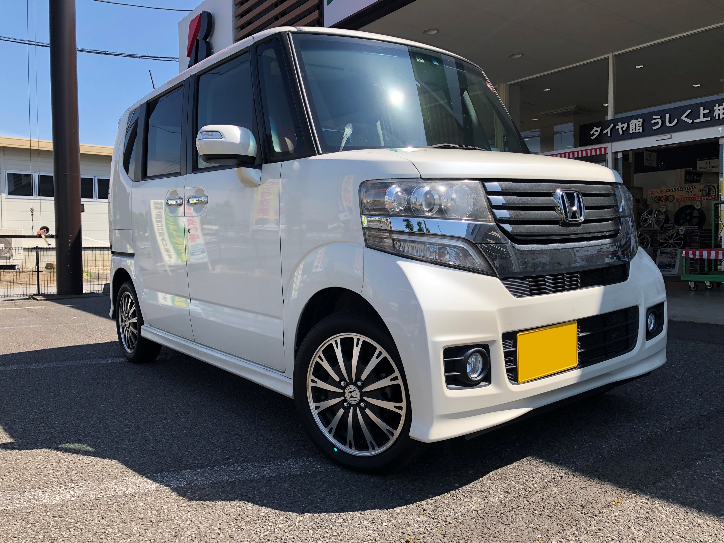 ホンダ N Box Jf1 エアコンフィルター交換 ホンダ N Box メンテナンス商品 サービス事例 タイヤ館 うしく上柏田 茨城県のタイヤ カー用品ショップ タイヤからはじまる トータルカーメンテナンス タイヤ館グループ