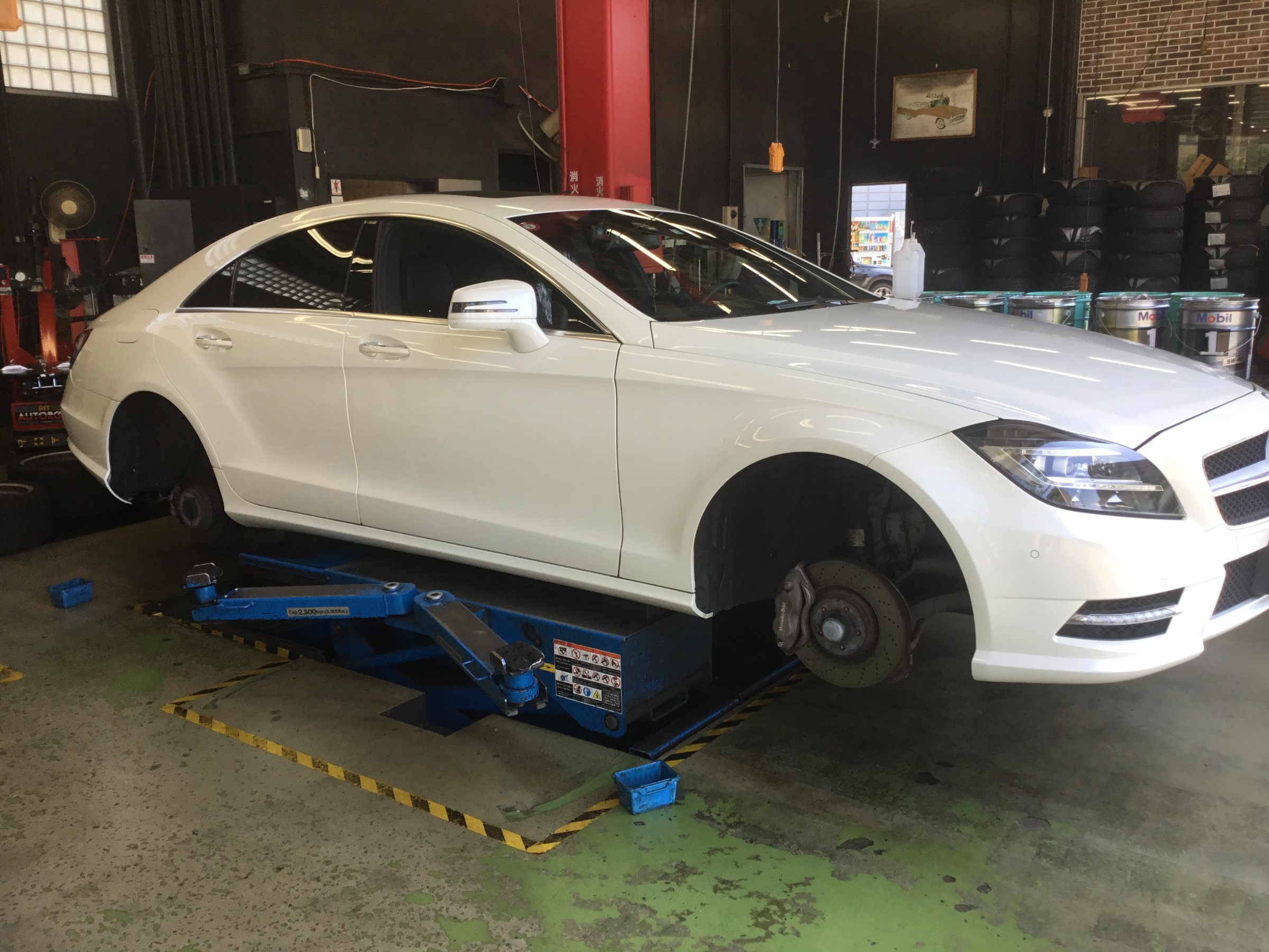 メルセデス・ベンツ CLS350 タイヤ交換！ | メルセデス・ベンツ CLS