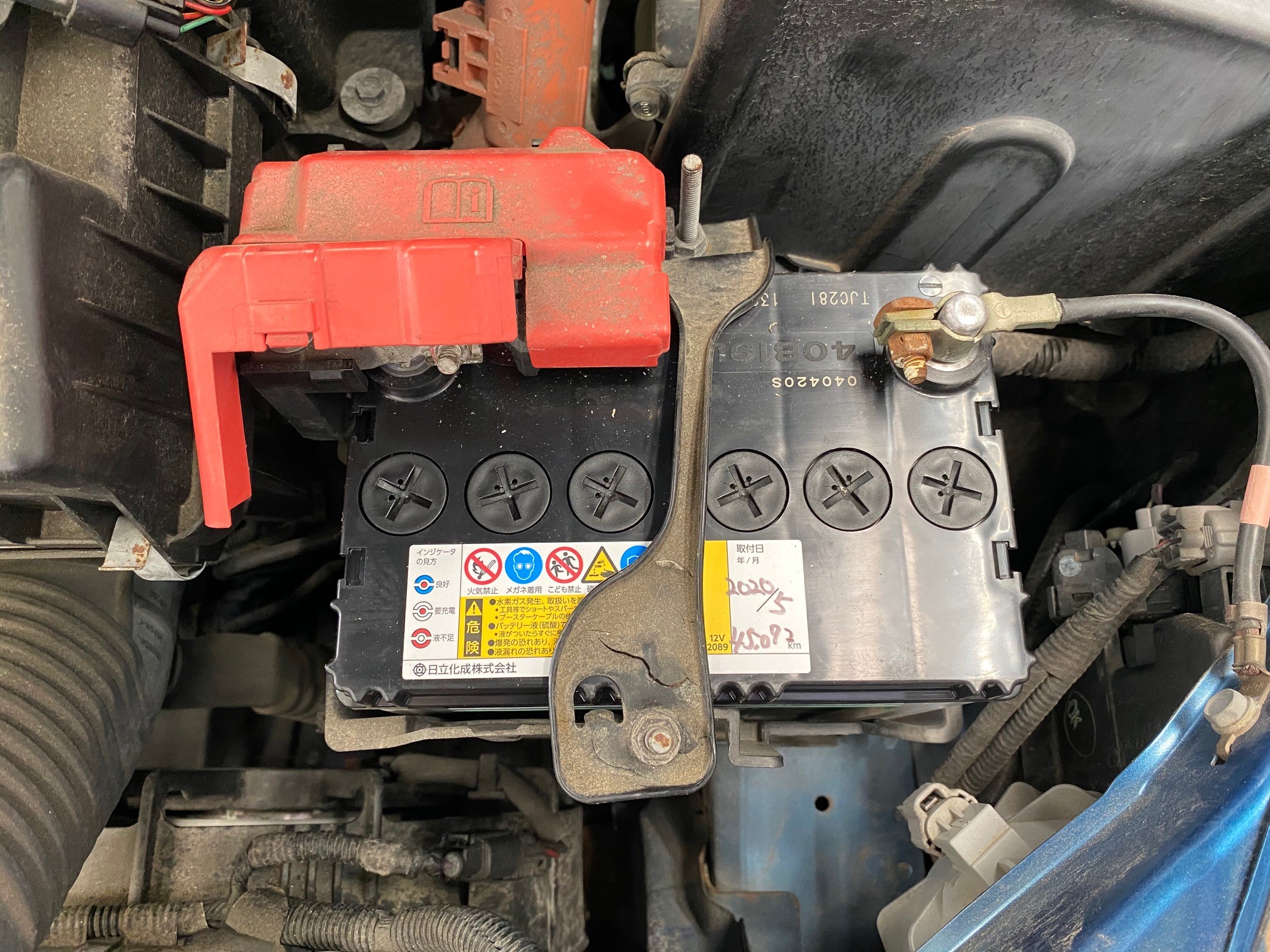 ホンダ Cr Z Zf1 バッテリー交換 ホンダ Cr Z メンテナンス商品 サービス事例 タイヤ館 うしく上柏田 茨城県のタイヤ カー用品ショップ タイヤからはじまる トータルカーメンテナンス タイヤ館グループ
