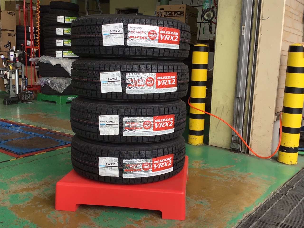 スタッドレスは今が買い タイヤ タイヤ ホイール関連 タイヤ ホイール交換 スタッフ日記 タイヤ館 ｇｐ利府 宮城県のタイヤ カー用品ショップ タイヤからはじまる トータルカーメンテナンス タイヤ館グループ