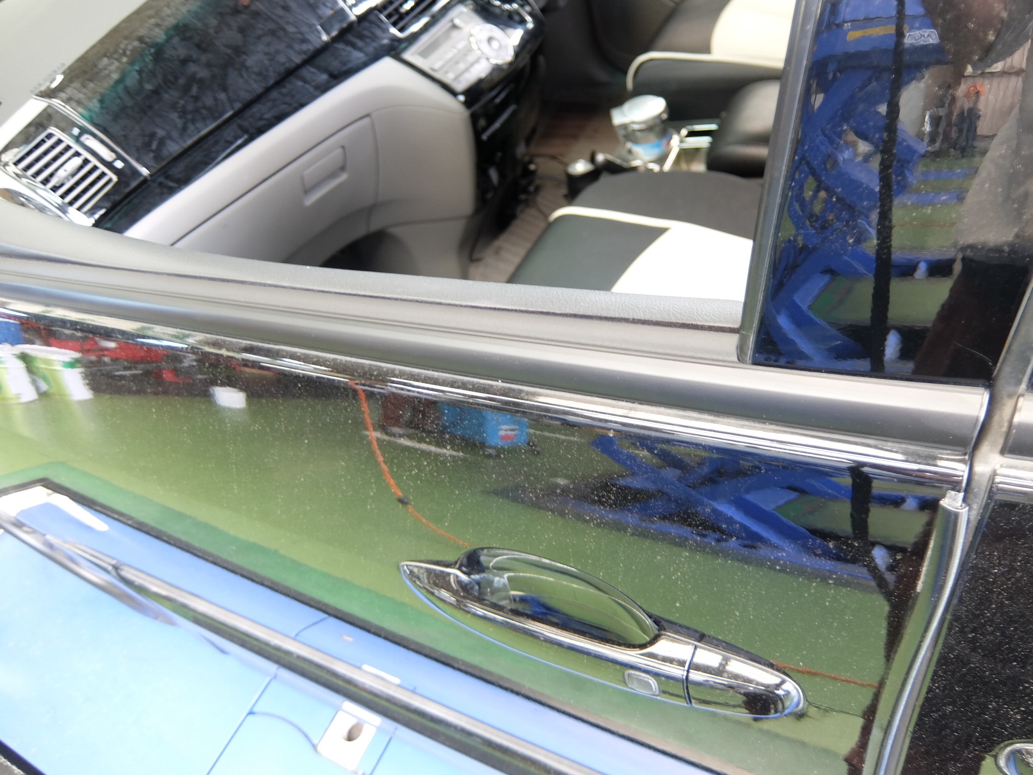 トヨタ エスティマ Gsr50w 水切りモール交換 トヨタ エスティマ サービス事例 タイヤ館 うしく上柏田 茨城県のタイヤ カー用品ショップ タイヤからはじまる トータルカーメンテナンス タイヤ館グループ