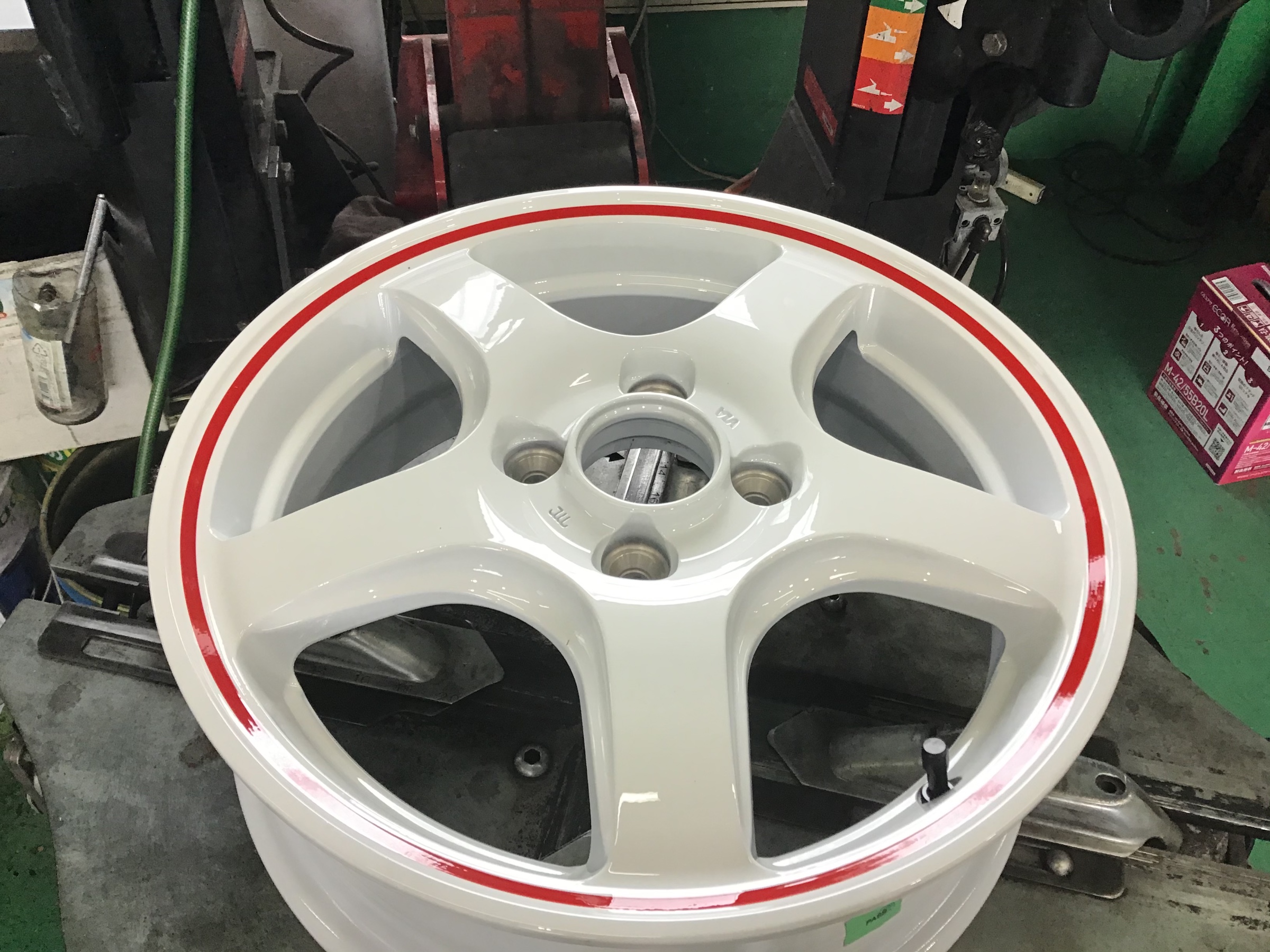 軽自動車 白 ホイール 7本スポーク タイヤ4本