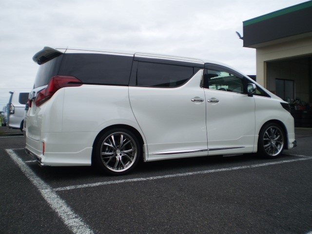 Hks車高調取り付け サービス事例 タイヤ館 にいがた弁天橋通り 新潟県のタイヤ カー用品ショップ タイヤからはじまる トータルカーメンテナンス タイヤ館グループ