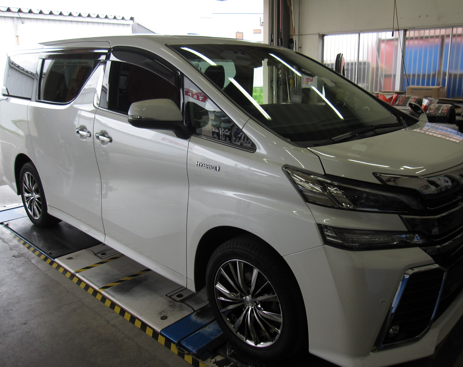 30ヴェルファイア 補機バッテリー交換 アライメント調整 トヨタ ヴェルファイア ハイブリッド メンテナンス商品 その他 スタッドレス メンテナンス スタッフ日記 タイヤ館 米沢 山形県のタイヤ カー用品ショップ タイヤからはじまる トータルカー