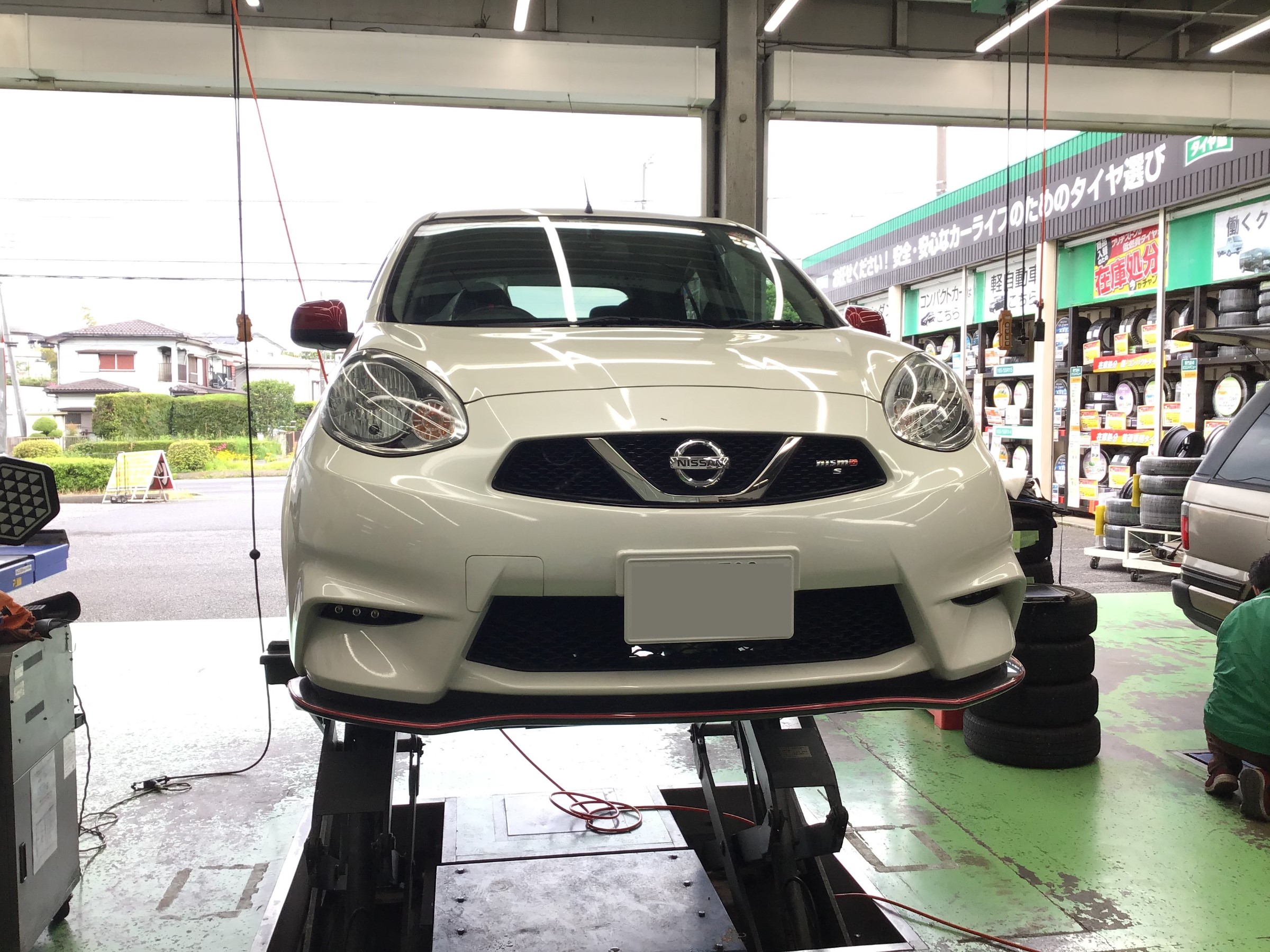 日産 マーチニスモｓ タイヤ交換 日産 マーチnismo S タイヤ タイヤ ホイール関連 タイヤ ホイール交換 サービス事例 タイヤ館 取手 茨城県のタイヤ カー用品ショップ タイヤからはじまる トータルカーメンテナンス タイヤ館グループ