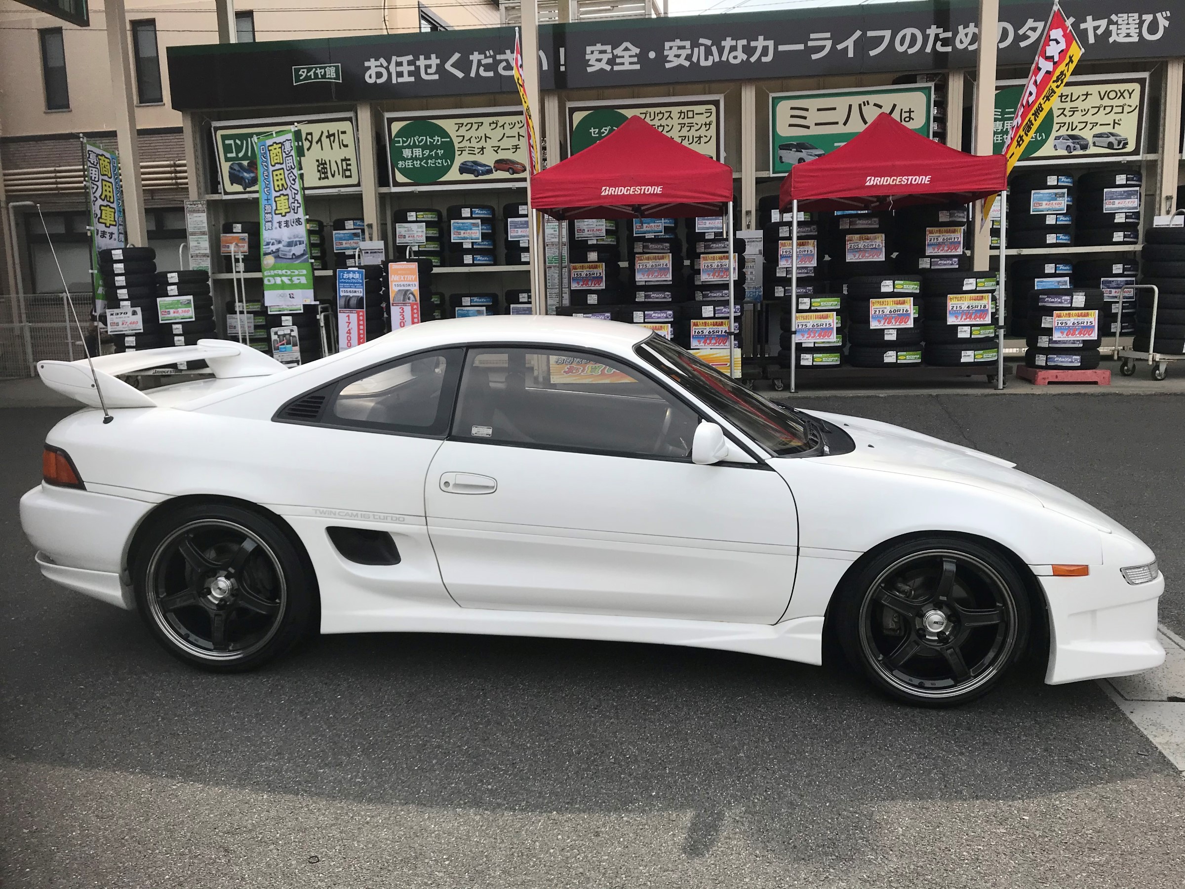 Mr2のホイール交換 トヨタ Mr2 ホイール タイヤ ホイール関連 タイヤ ホイール交換 サービス事例 タイヤ館 倉敷大島 タイヤからはじまる トータルカーメンテナンス タイヤ館グループ