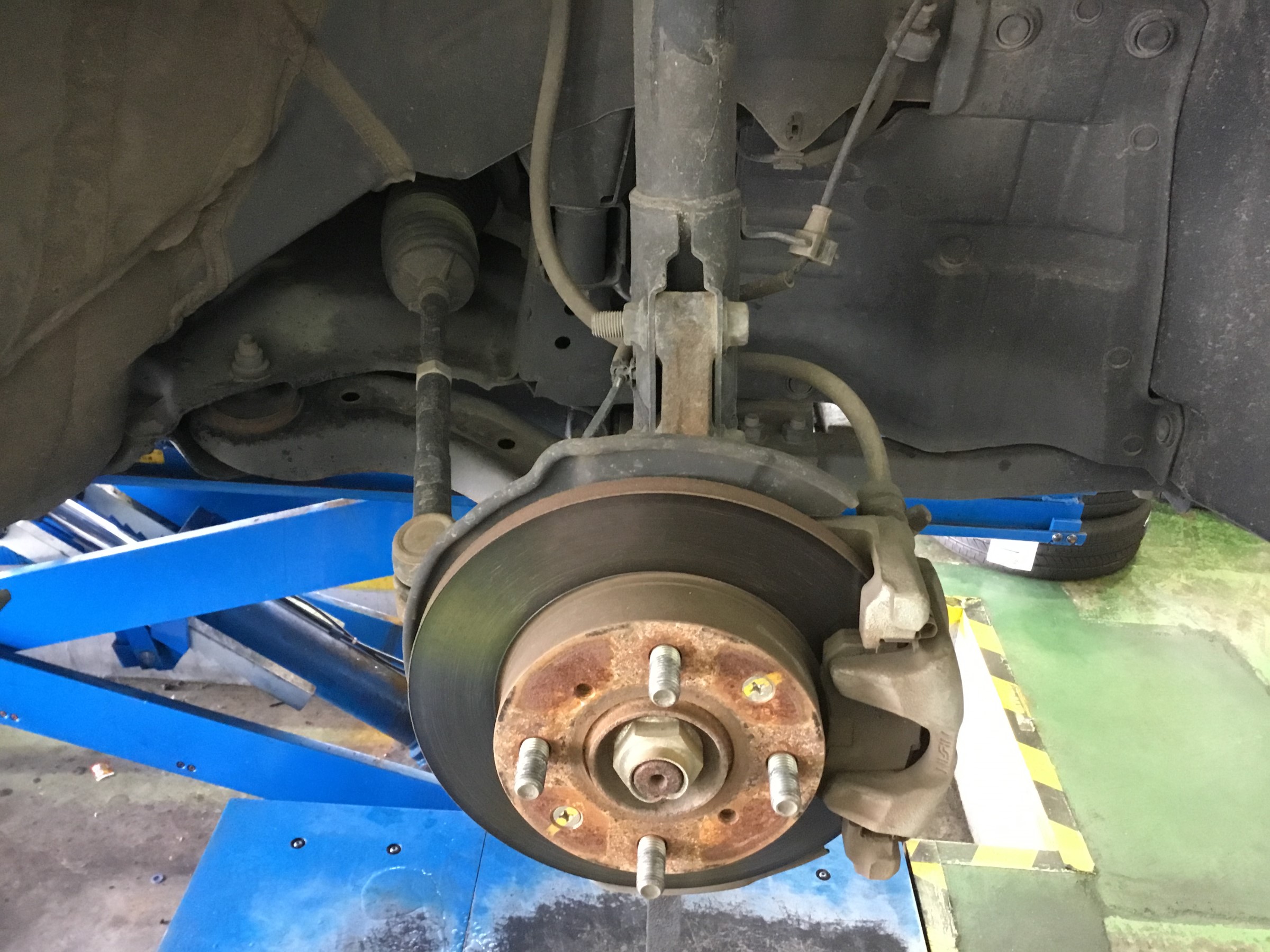 タイヤ交換と一緒に錆止めいかがですか スタッフ日記 タイヤ館 八戸 タイヤからはじまる トータルカーメンテナンス タイヤ館グループ